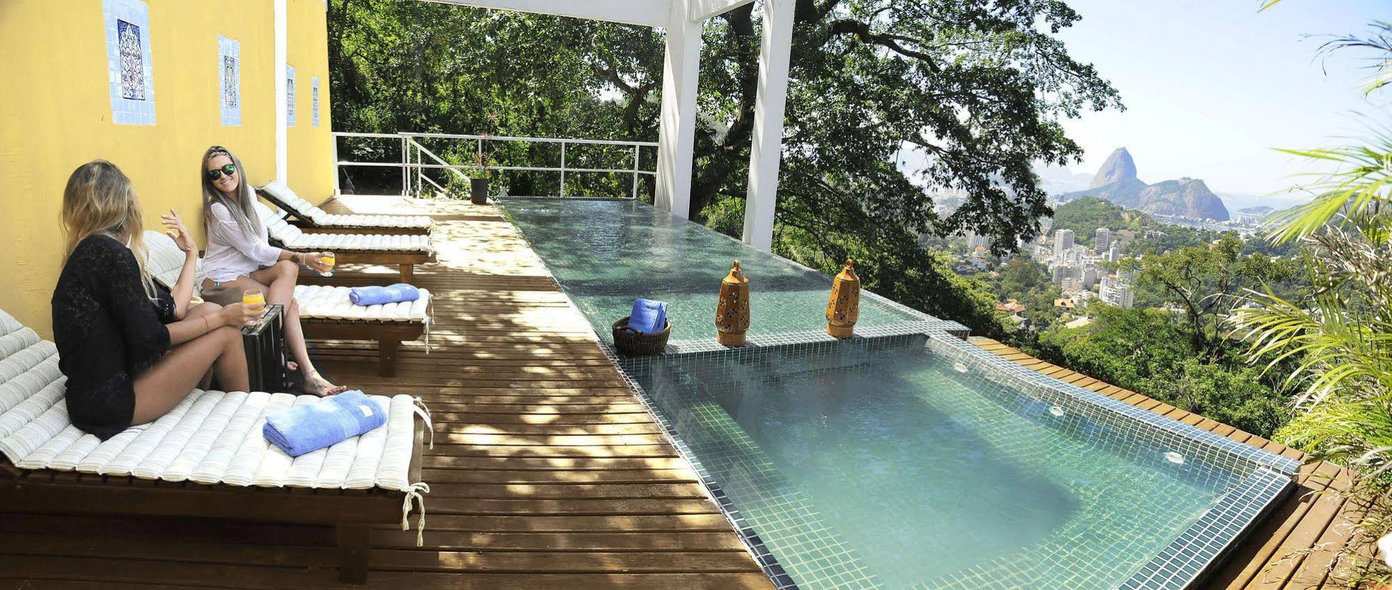 Altos de Santa Teresa Guest House