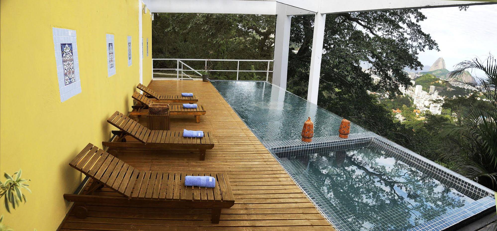 Altos de Santa Teresa Guest House