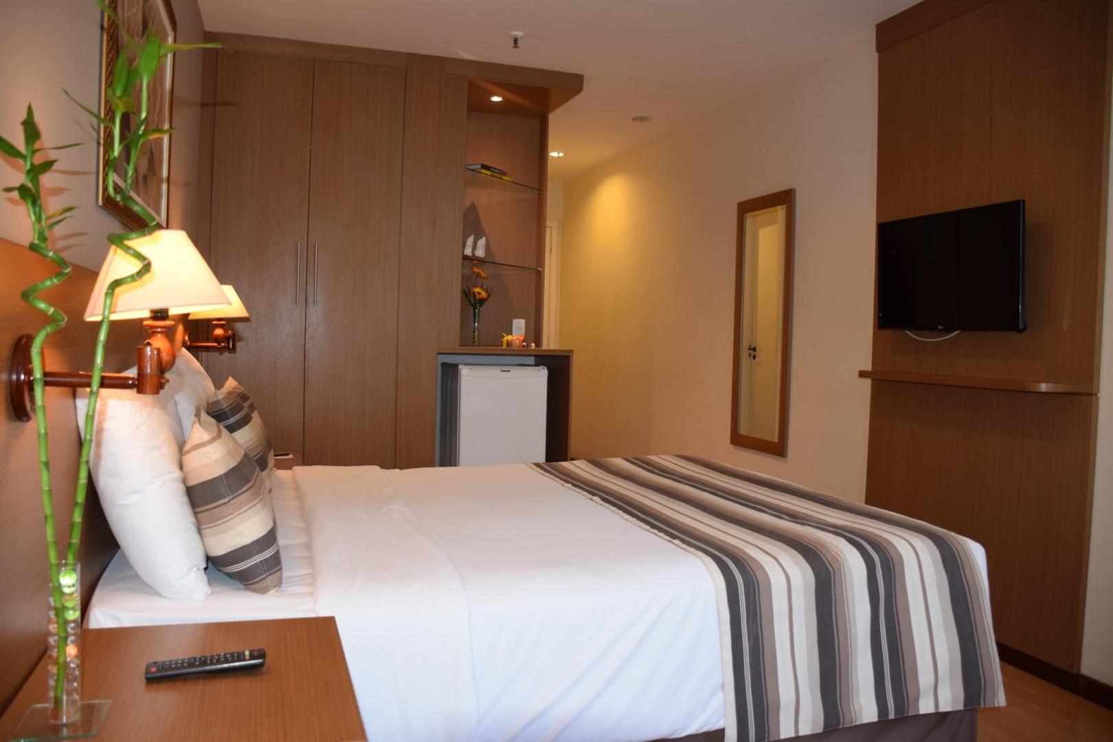 Augusto's Copacabana Hotel