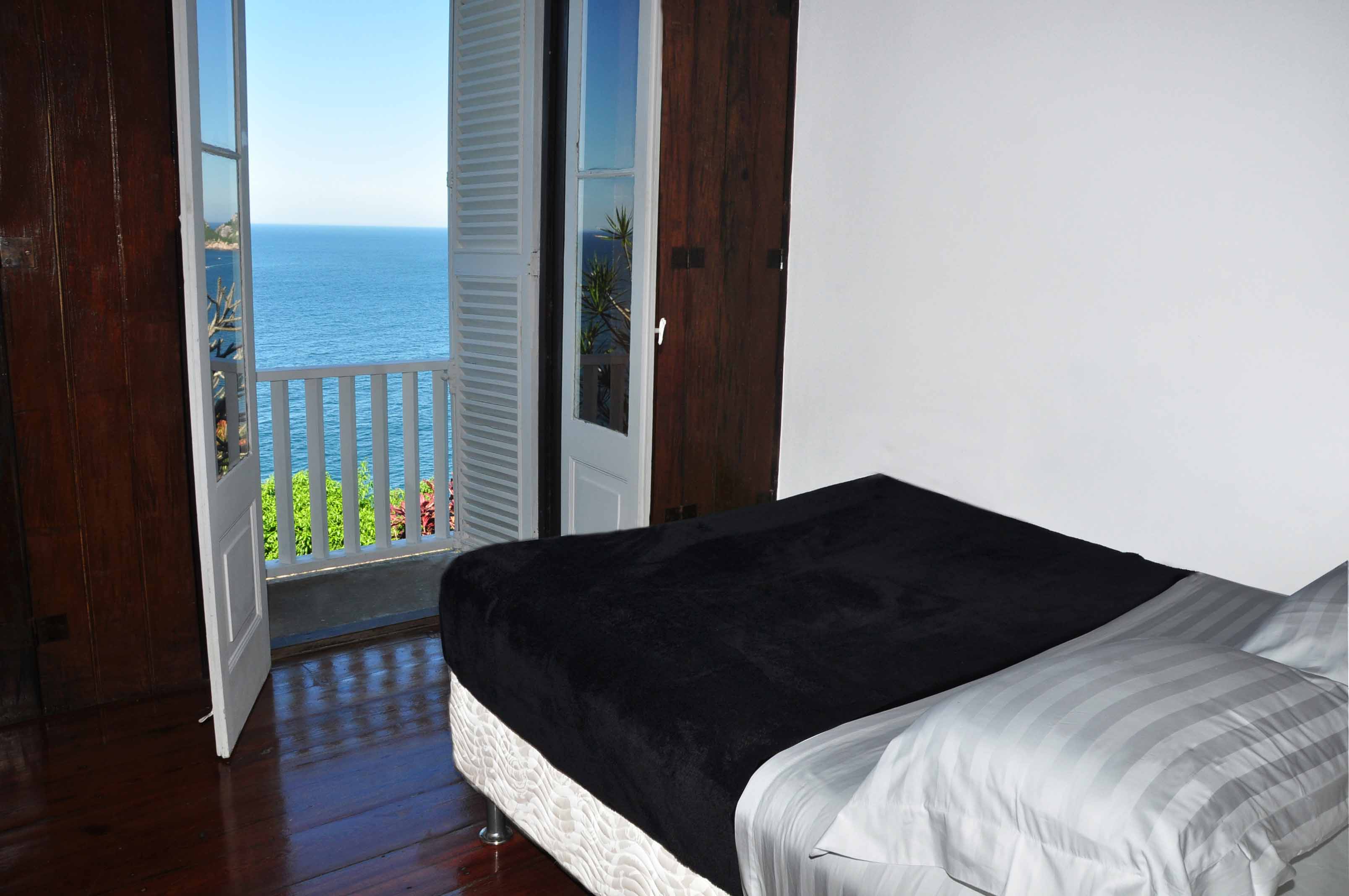 Cliffside Guest House & Experience