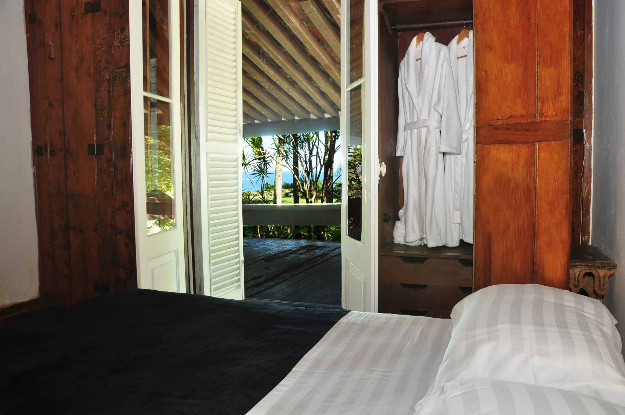 Cliffside Guest House & Experience