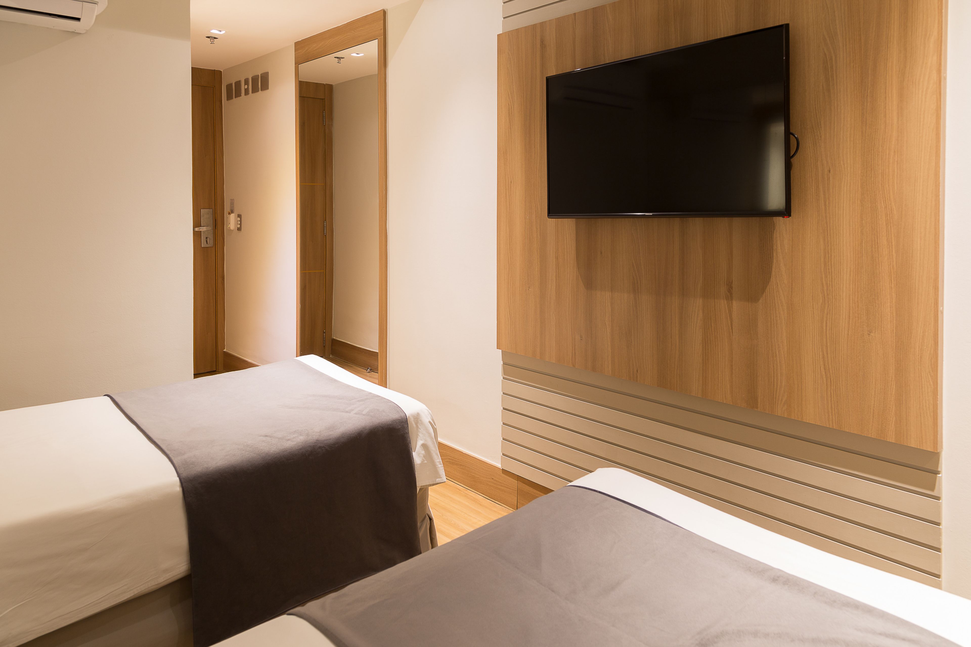 Hotel Atlantico Travel Copacabana