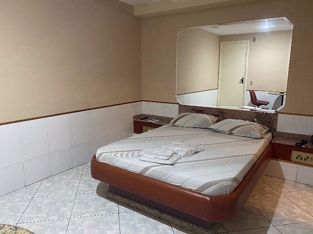 Hotel Bariloche by OYO Rooms