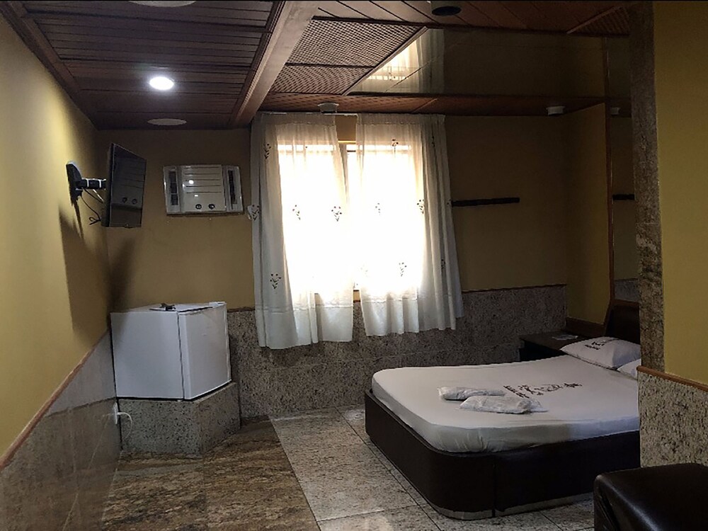 Hotel Bariloche by OYO Rooms