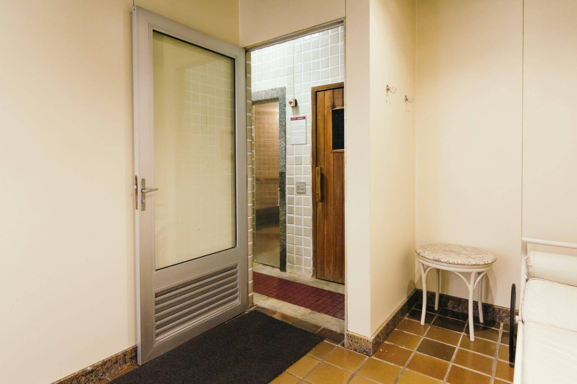 Country Residence Service