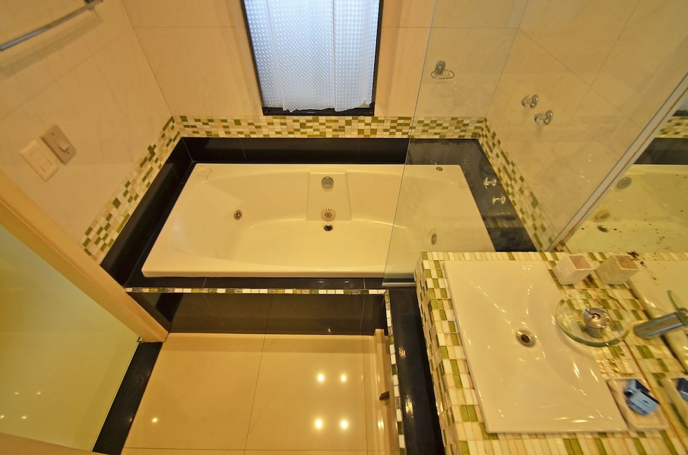 Miami Center by Rio Rentals