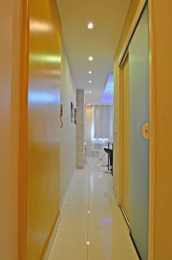 Miami Center by Rio Rentals