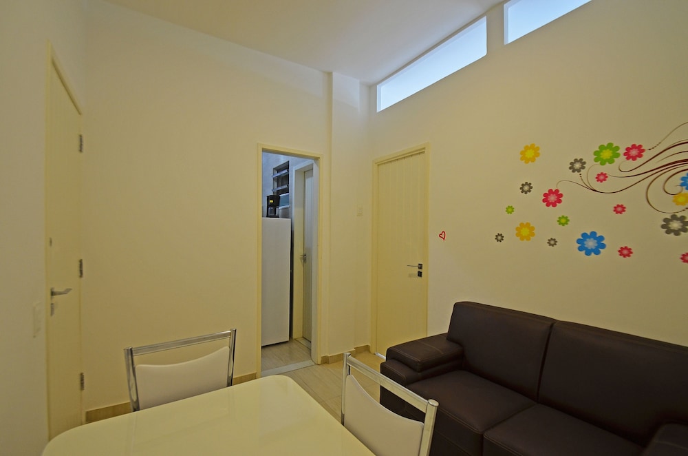 Miami Center by Rio Rentals