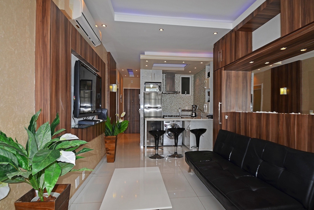 Miami Center by Rio Rentals