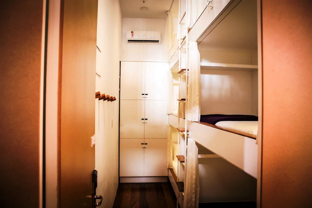 Villa 25 Hostel & Suites