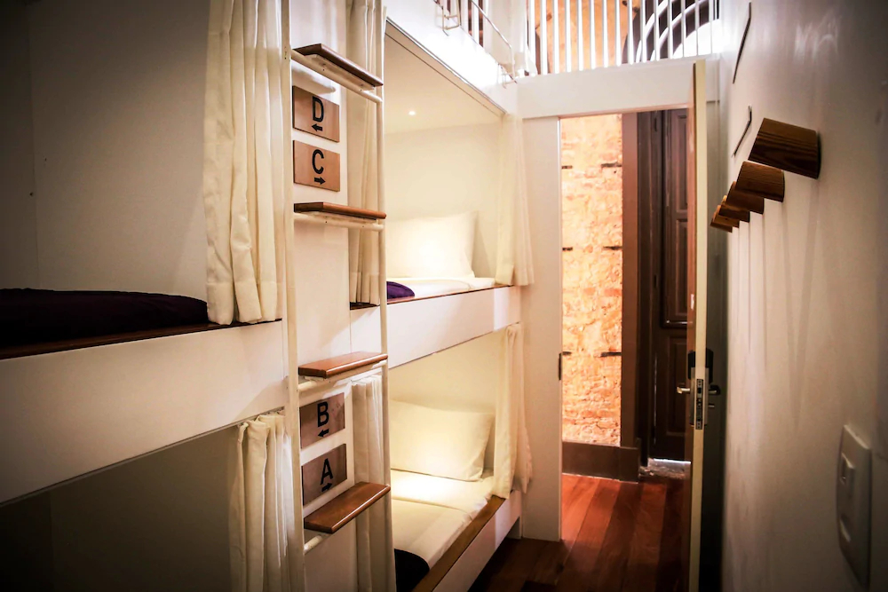 Villa 25 Hostel & Suites