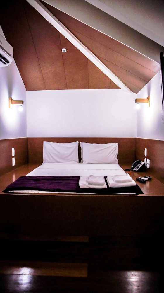 Villa 25 Hostel & Suites