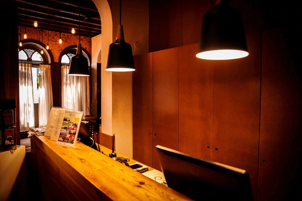Villa 25 Hostel & Suites