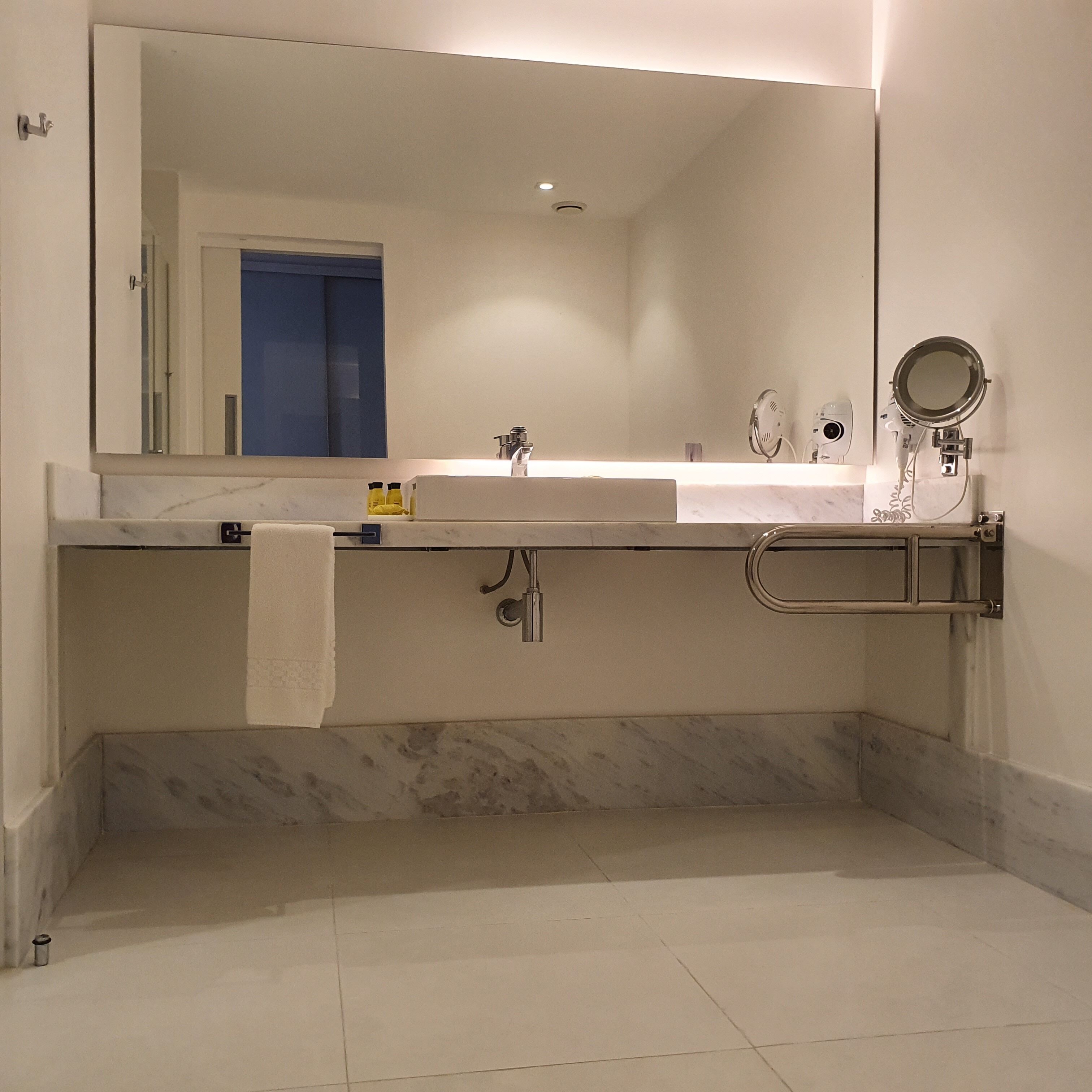 Vogue Square Fashion Hotel by Lenny Niemeyer