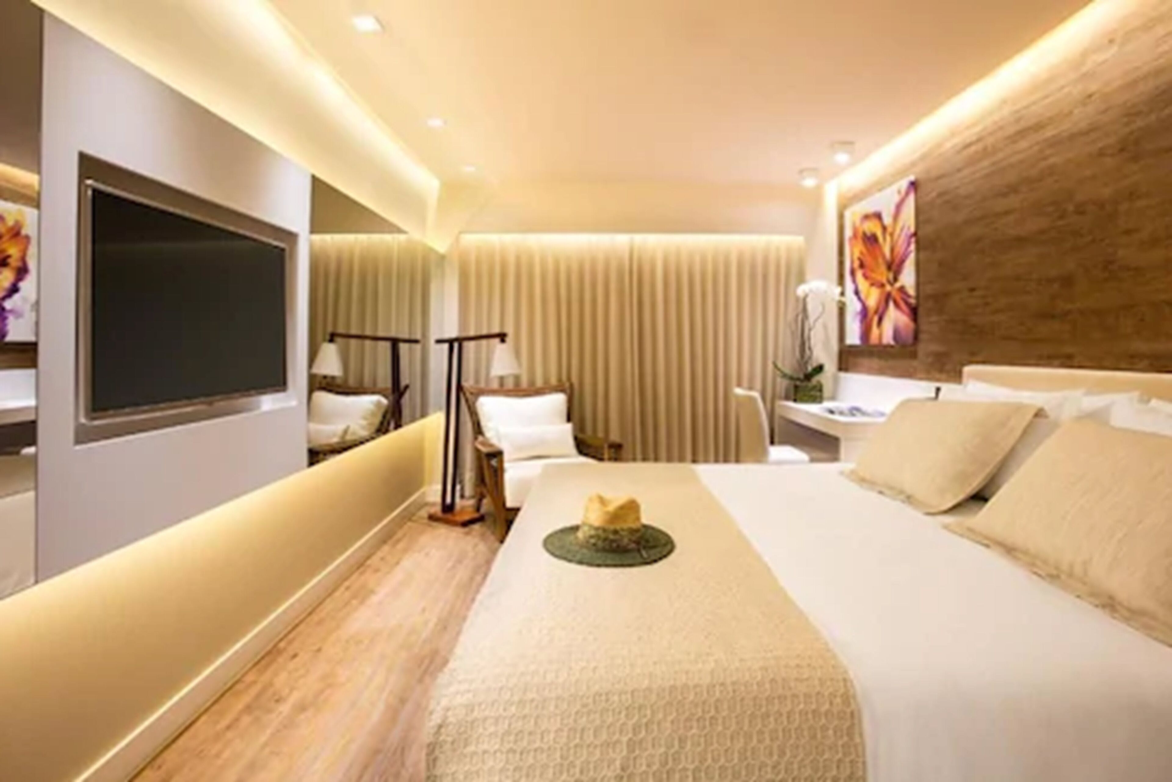 Vogue Square Fashion Hotel by Lenny Niemeyer