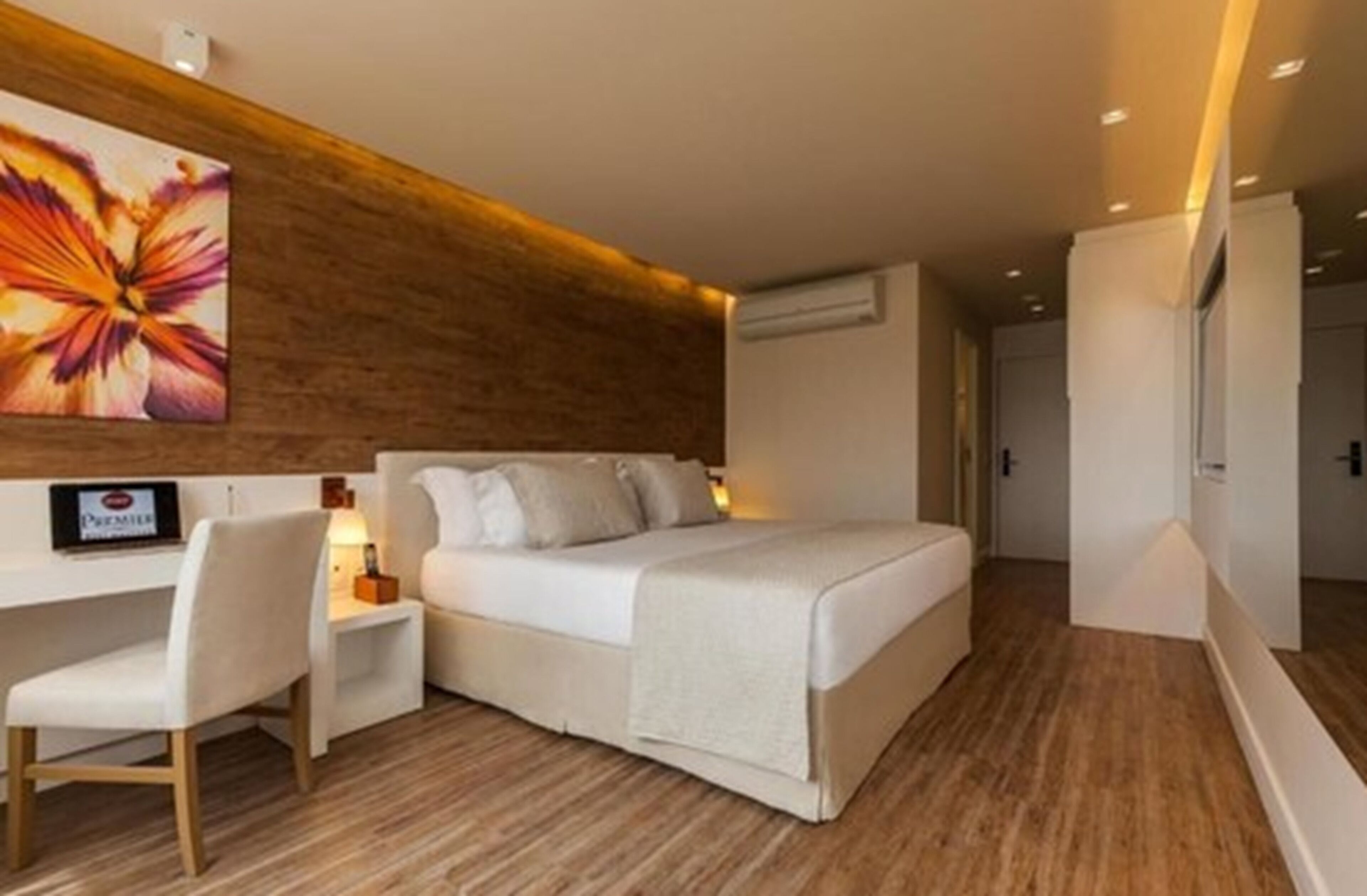 Vogue Square Fashion Hotel by Lenny Niemeyer