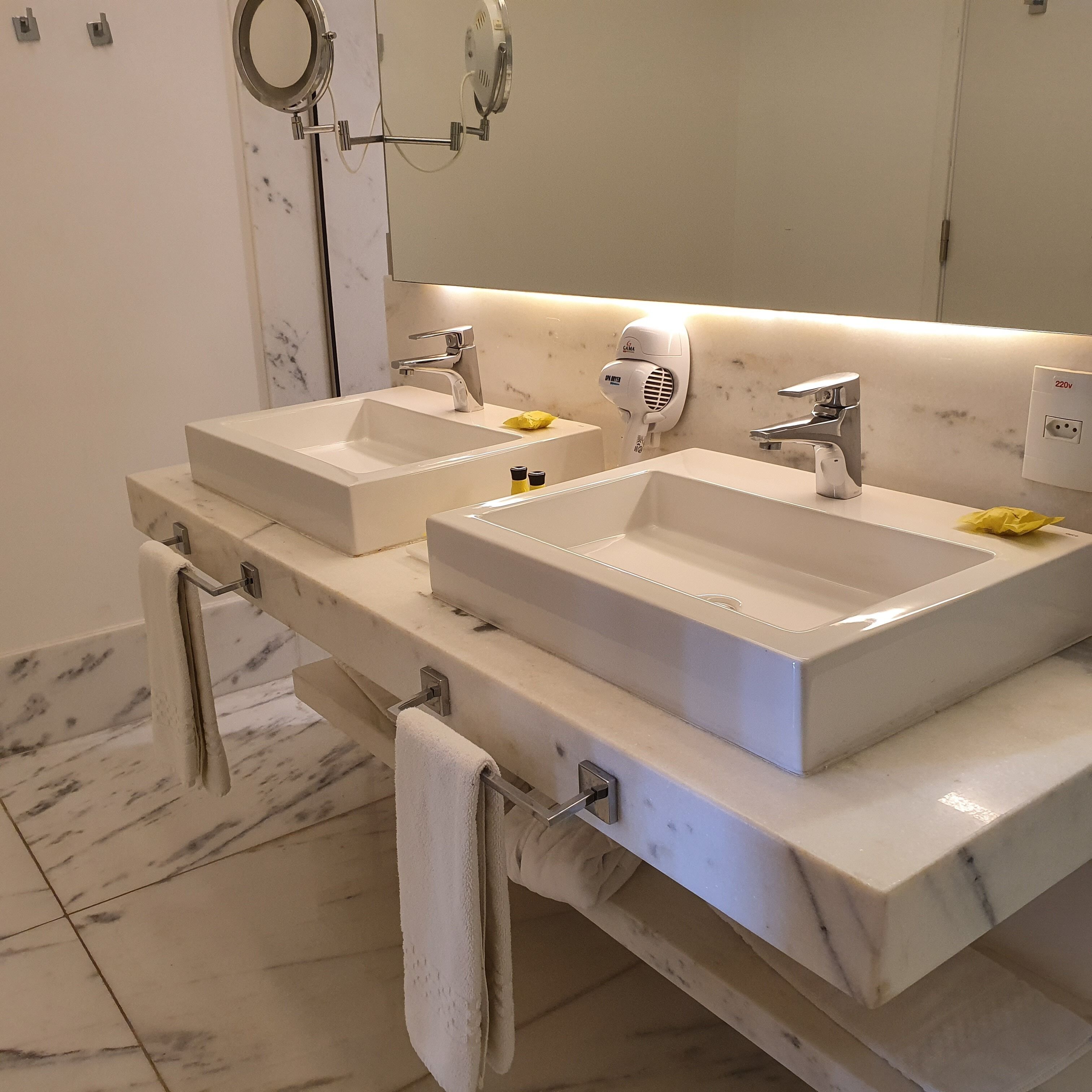 Vogue Square Fashion Hotel by Lenny Niemeyer