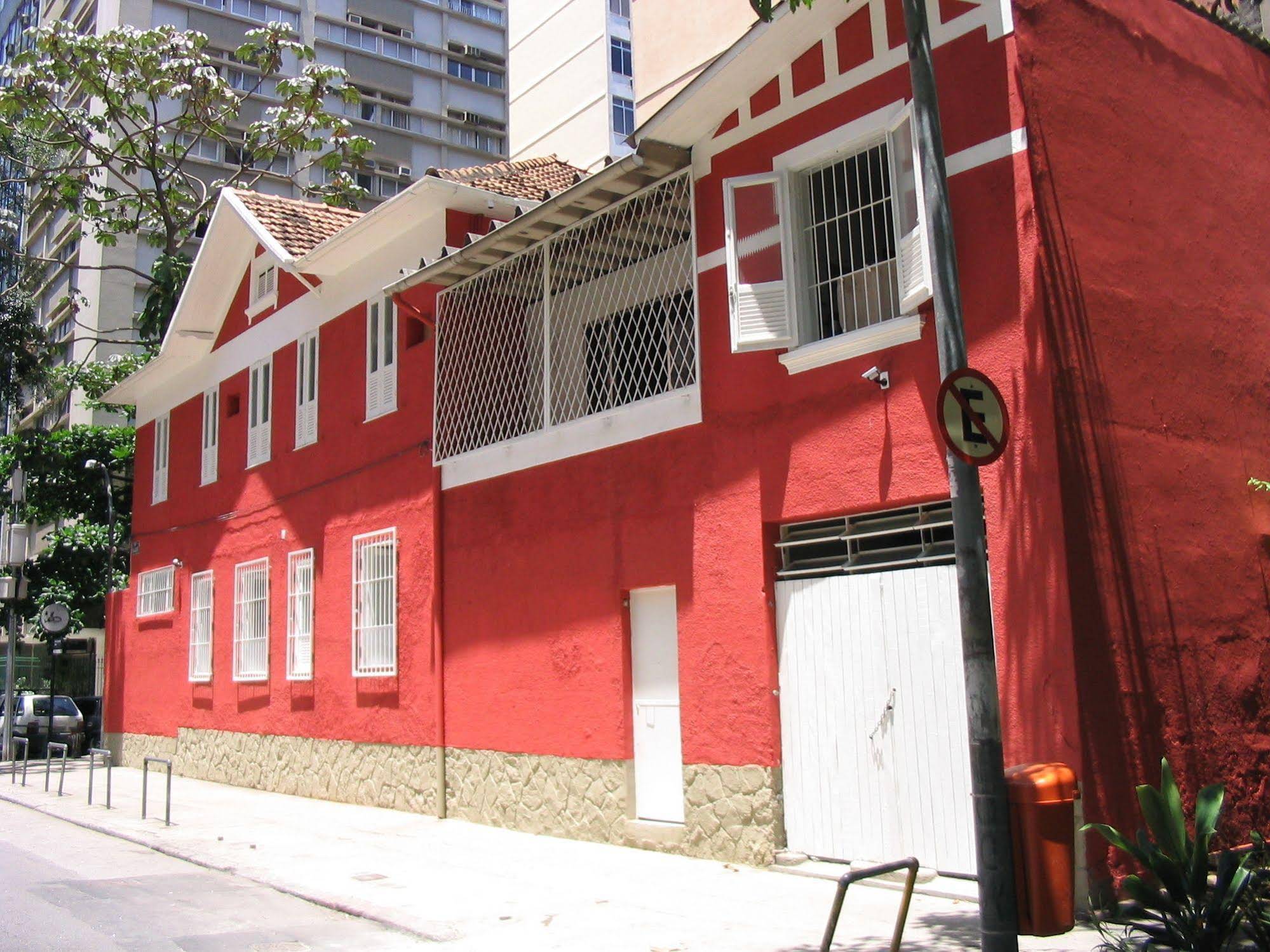 Walk On The Beach Hostel