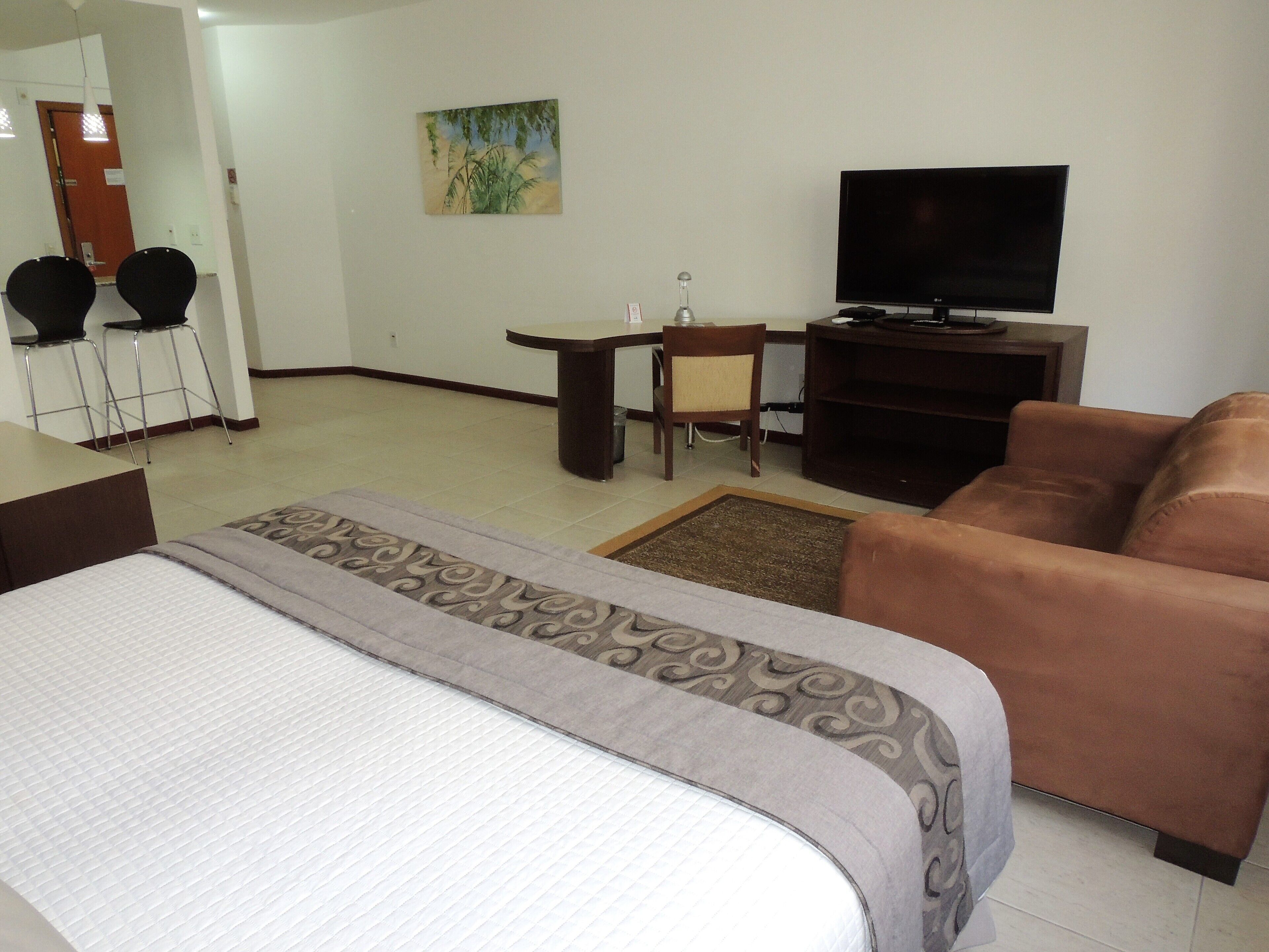 Mondrian Suite Hotel
