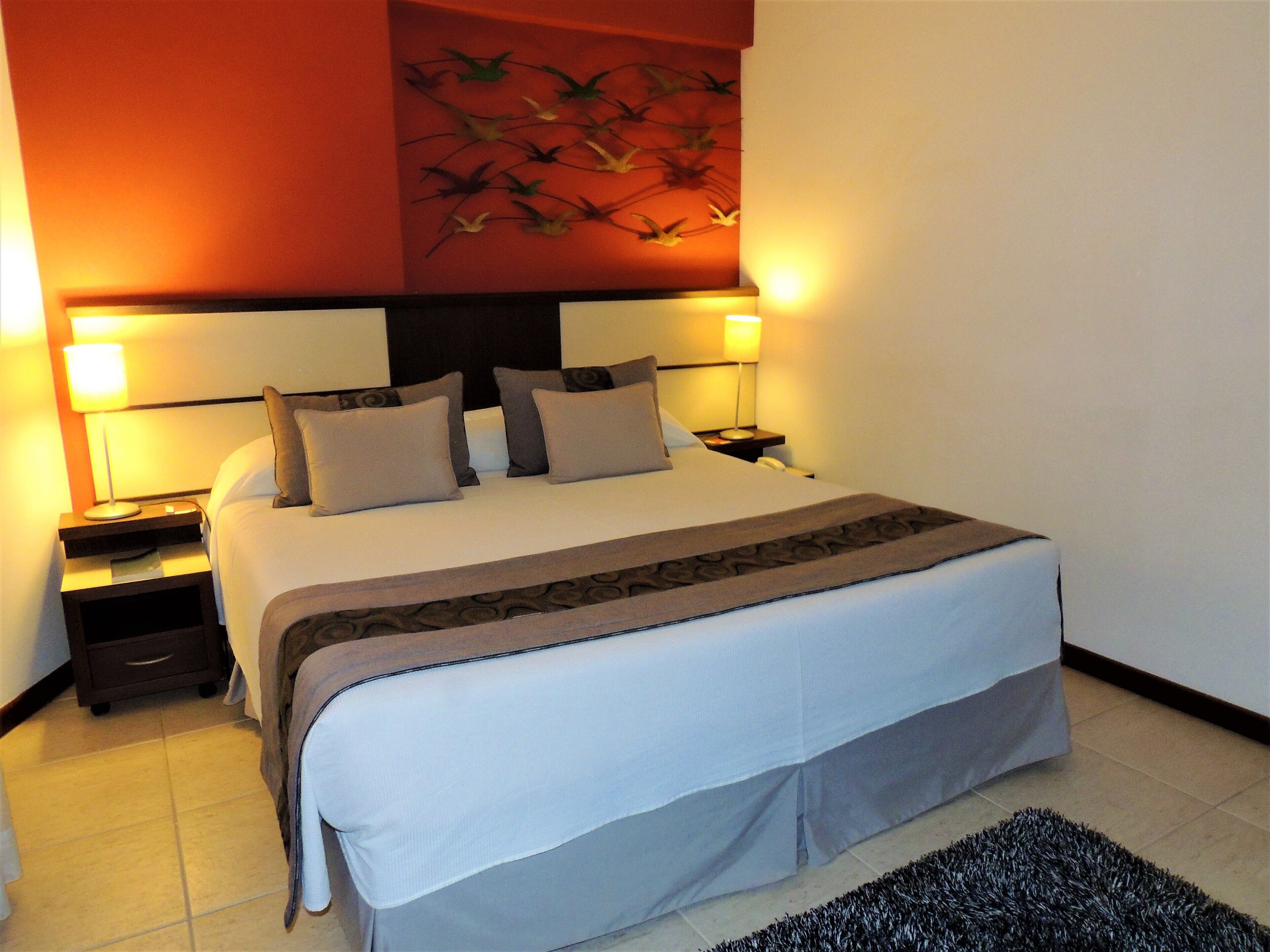Mondrian Suite Hotel