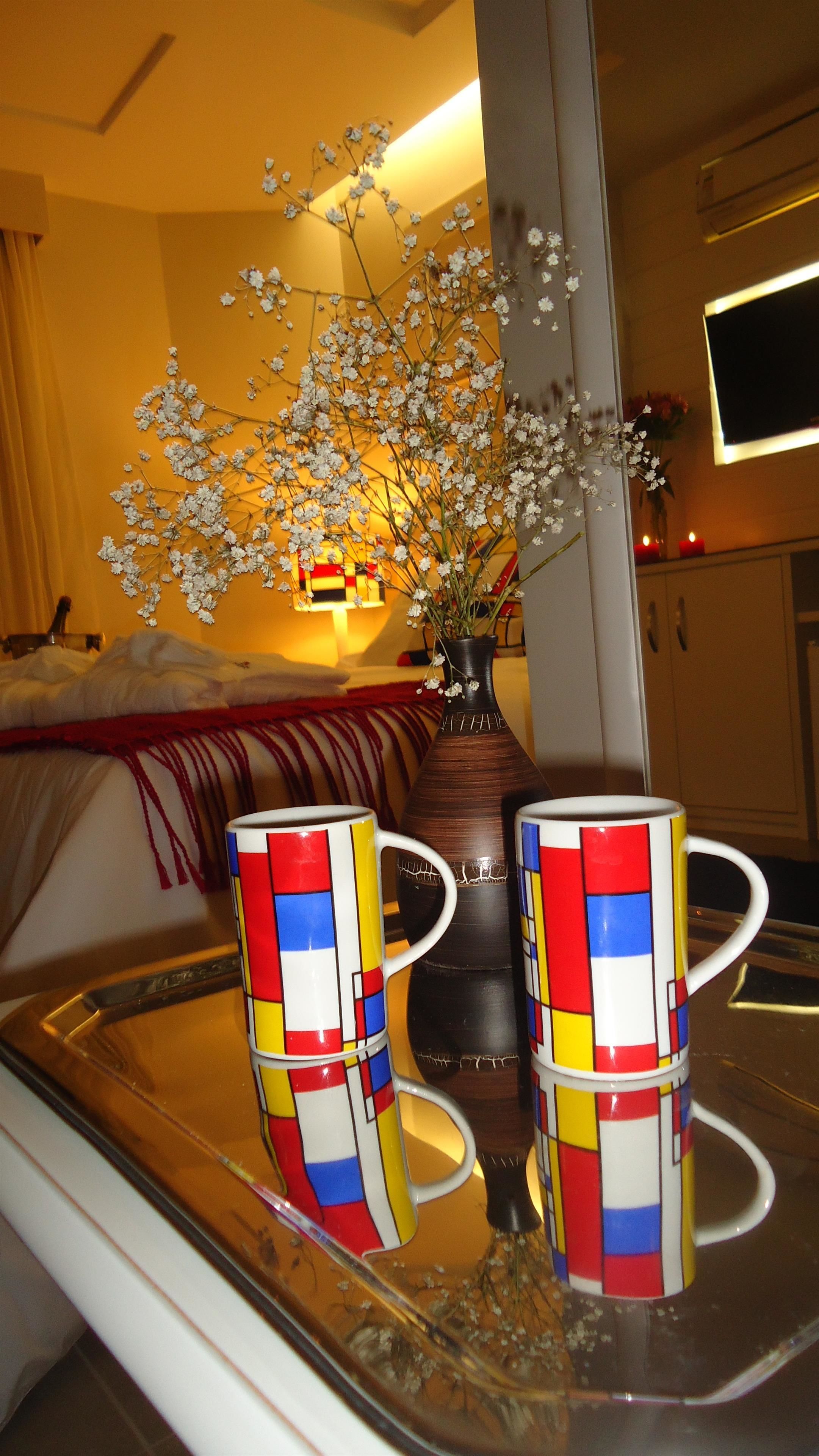 Mondrian Suite Hotel