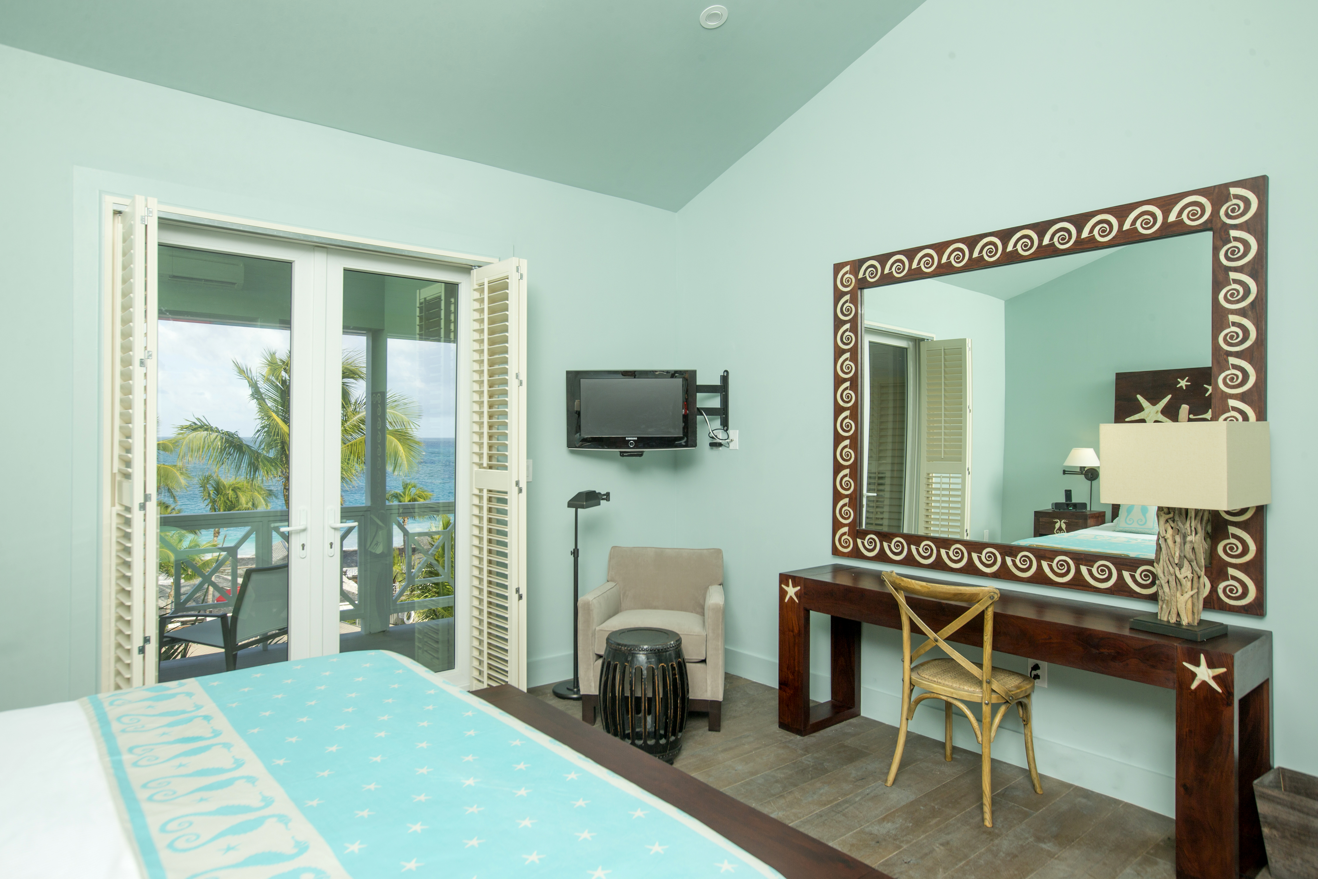 Coral Sands Hotel