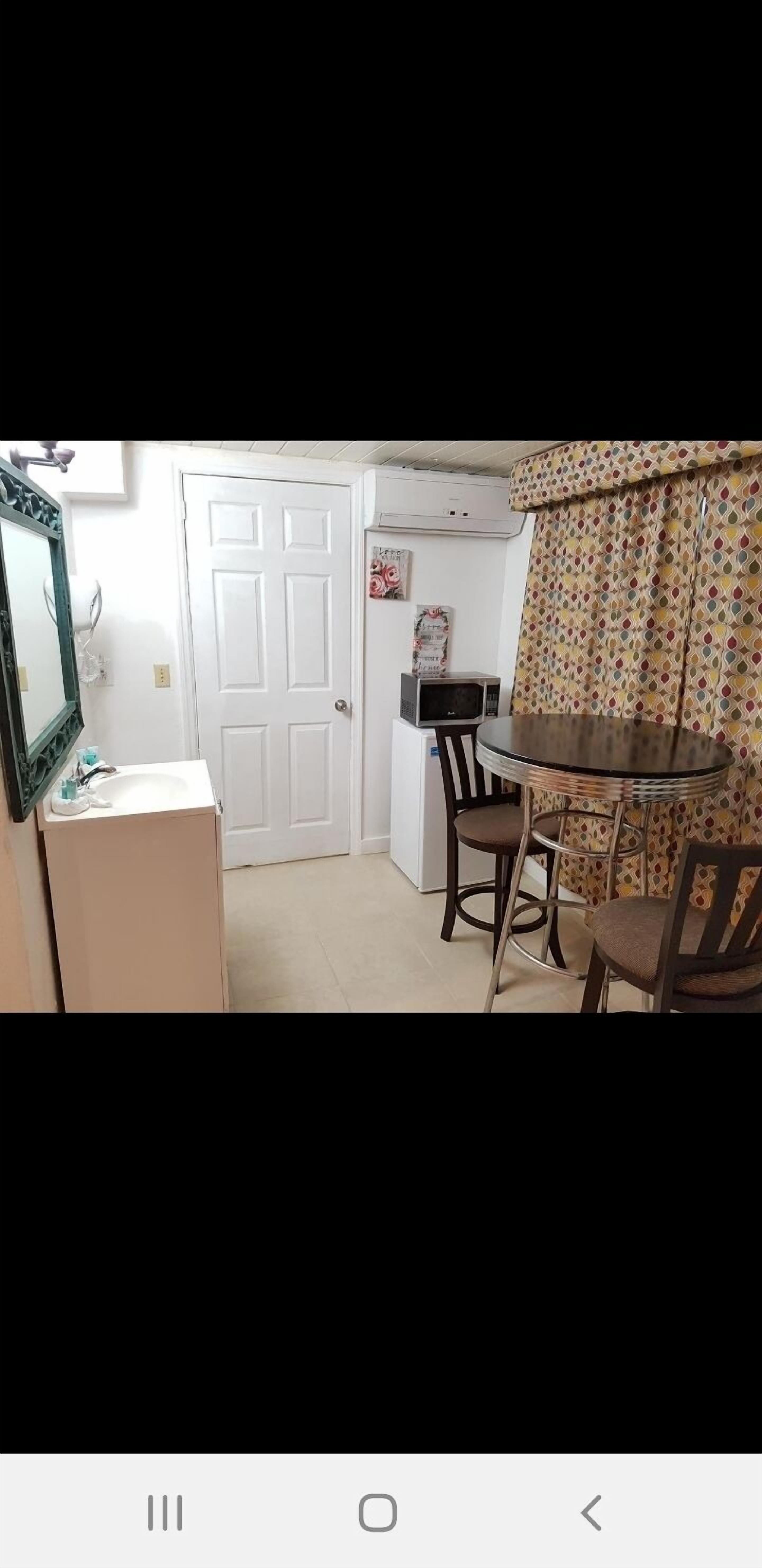 Golden Palm B & B