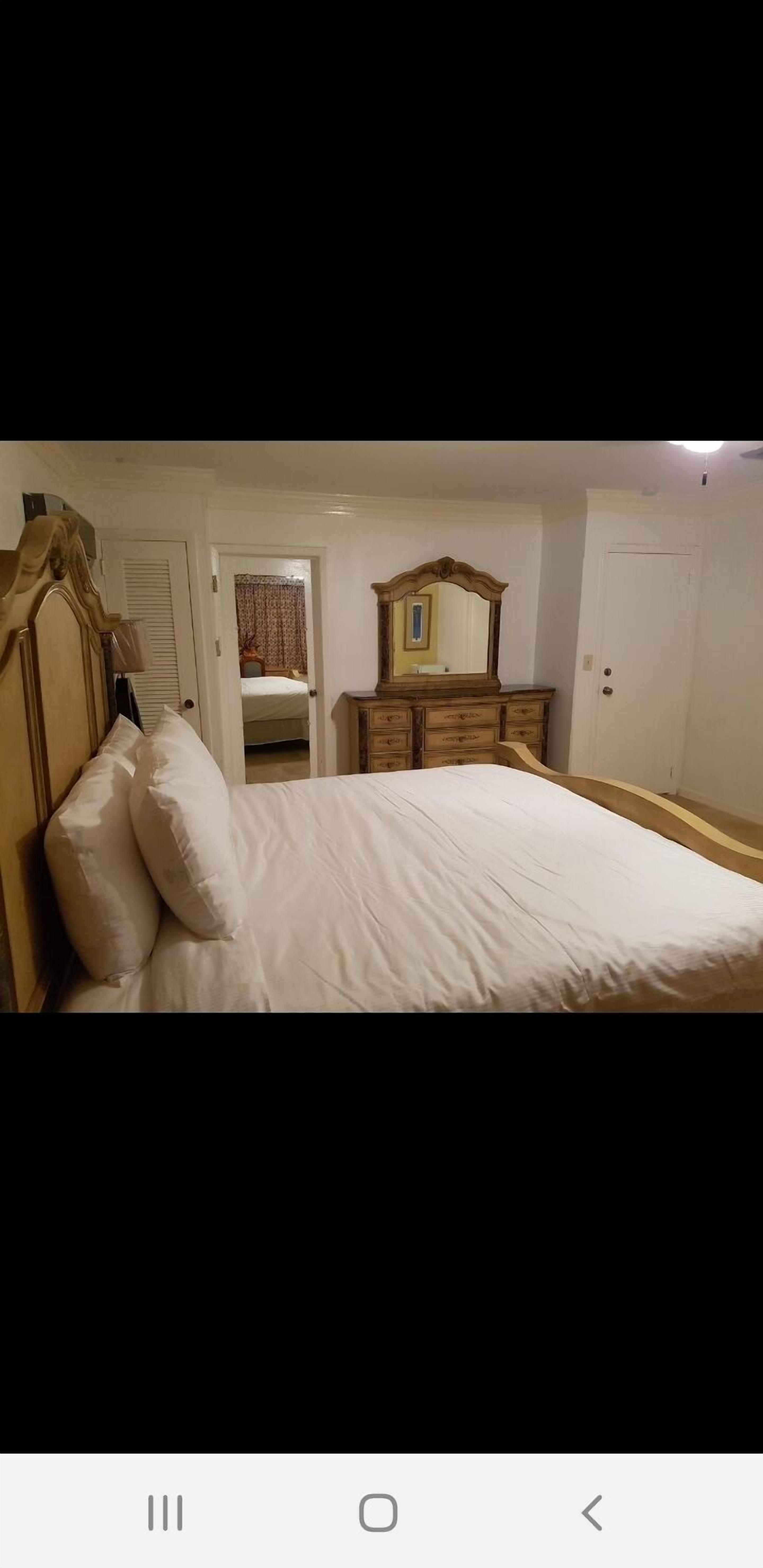 Golden Palm B & B