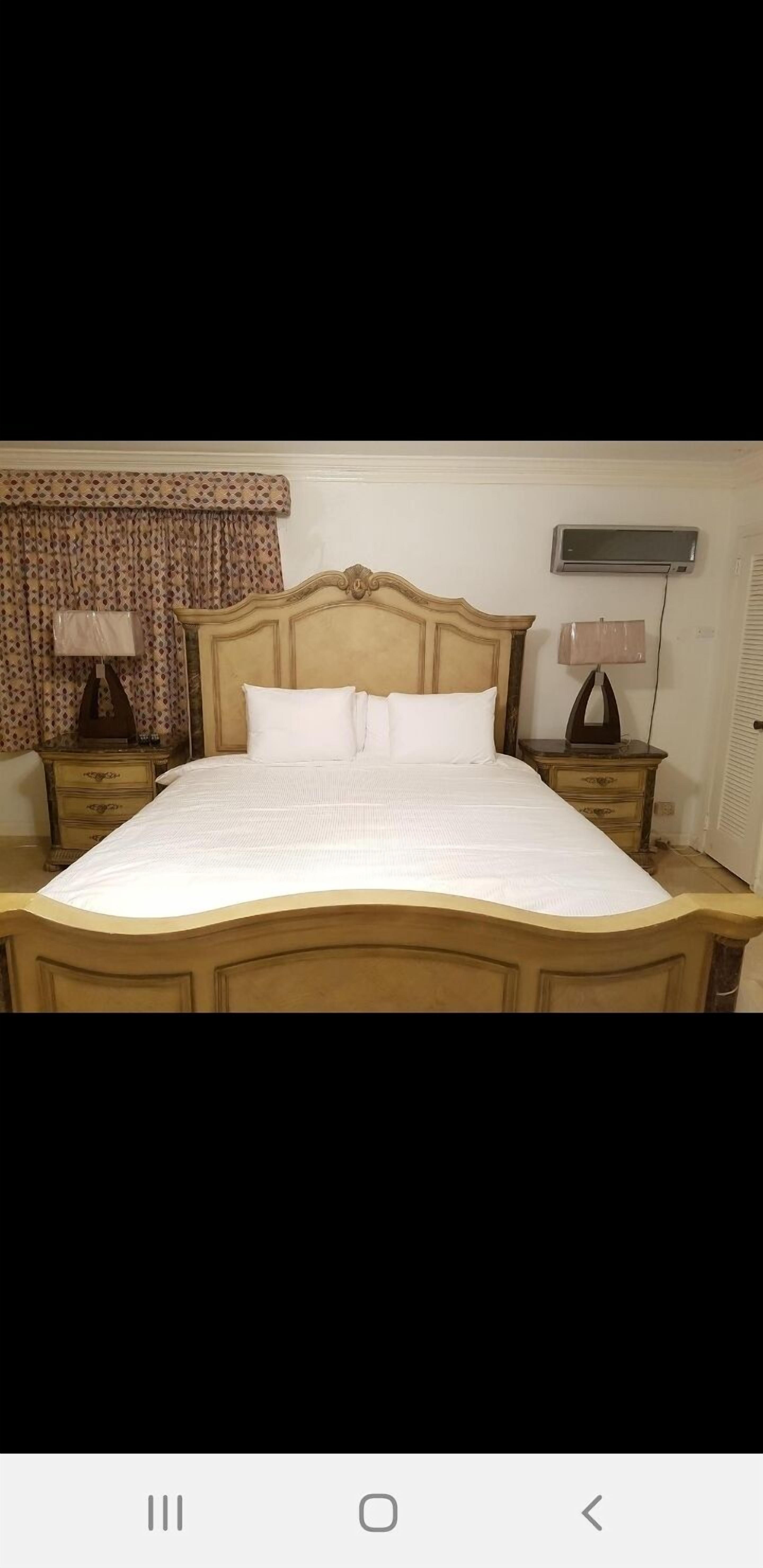 Golden Palm B & B