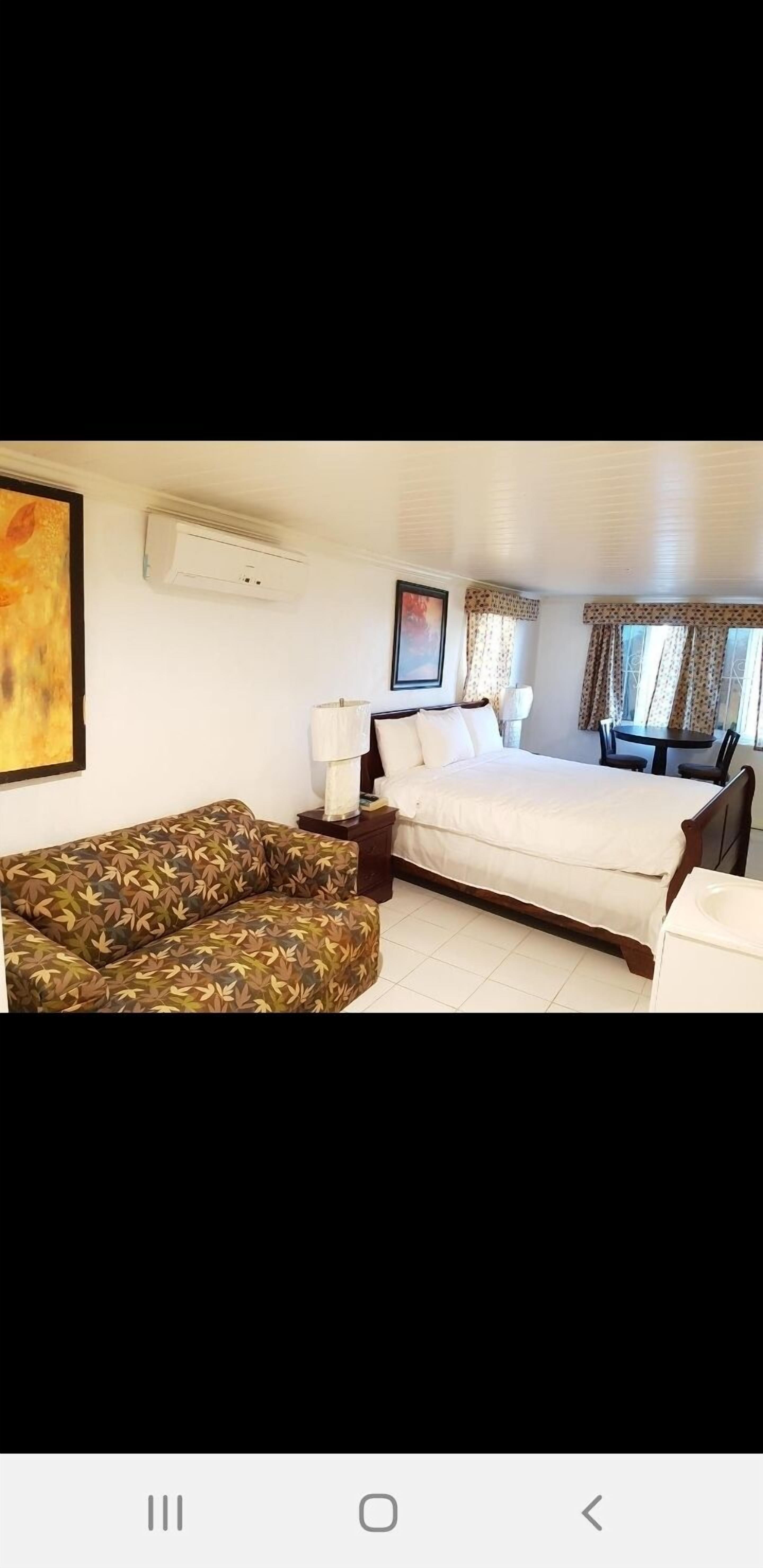 Golden Palm B & B