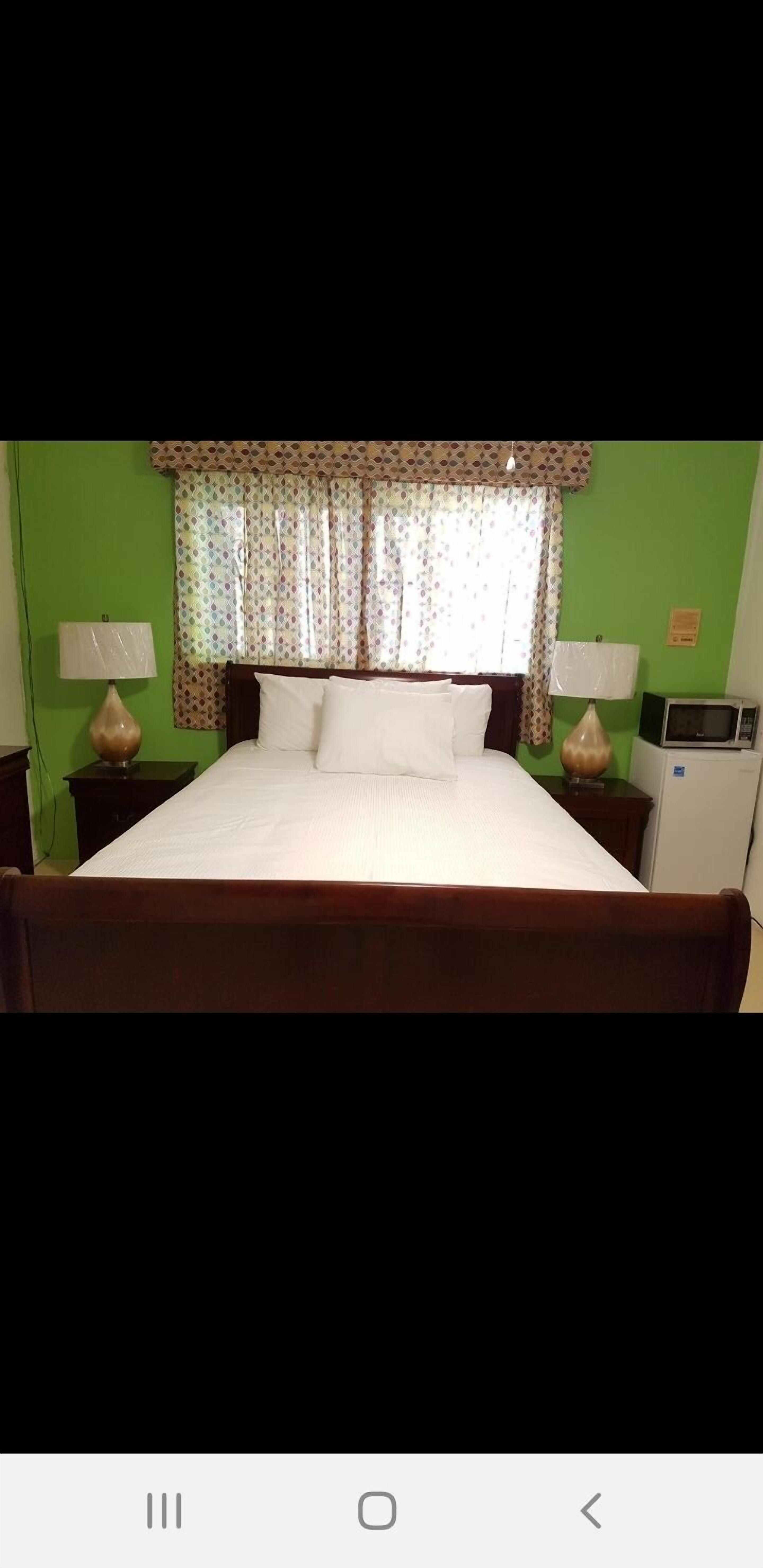 Golden Palm B & B