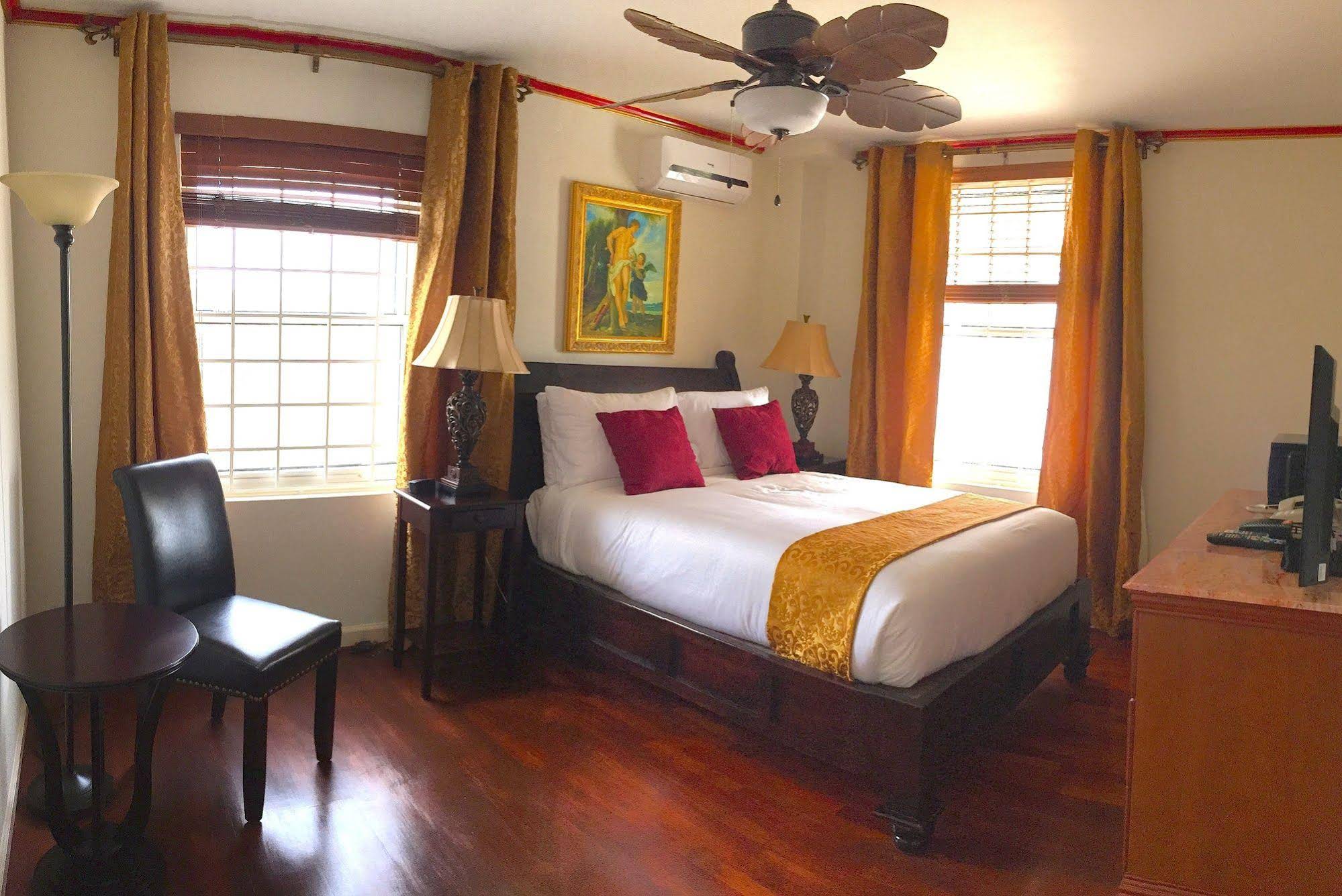 Ocean West Boutique Hotel