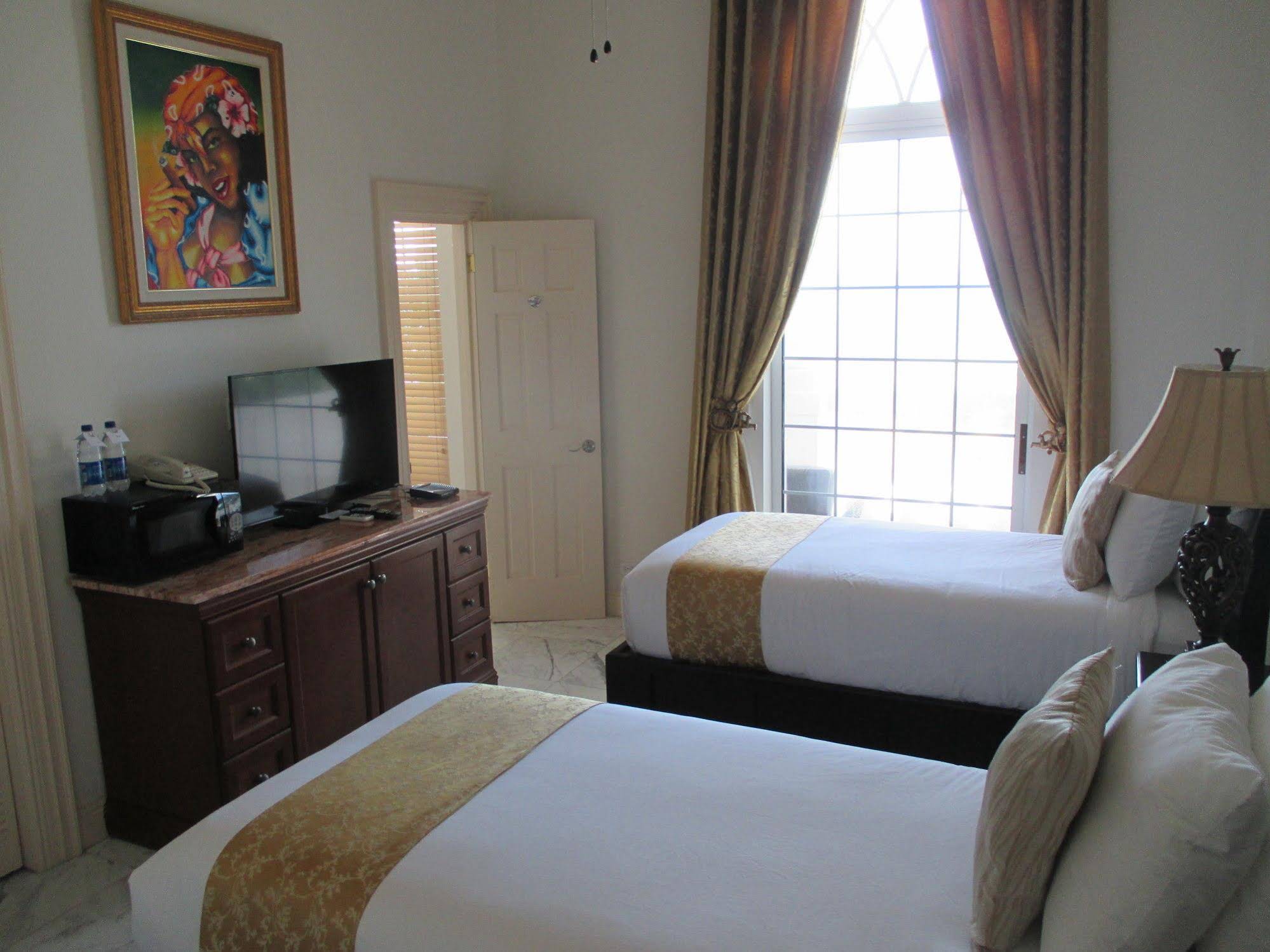 Ocean West Boutique Hotel