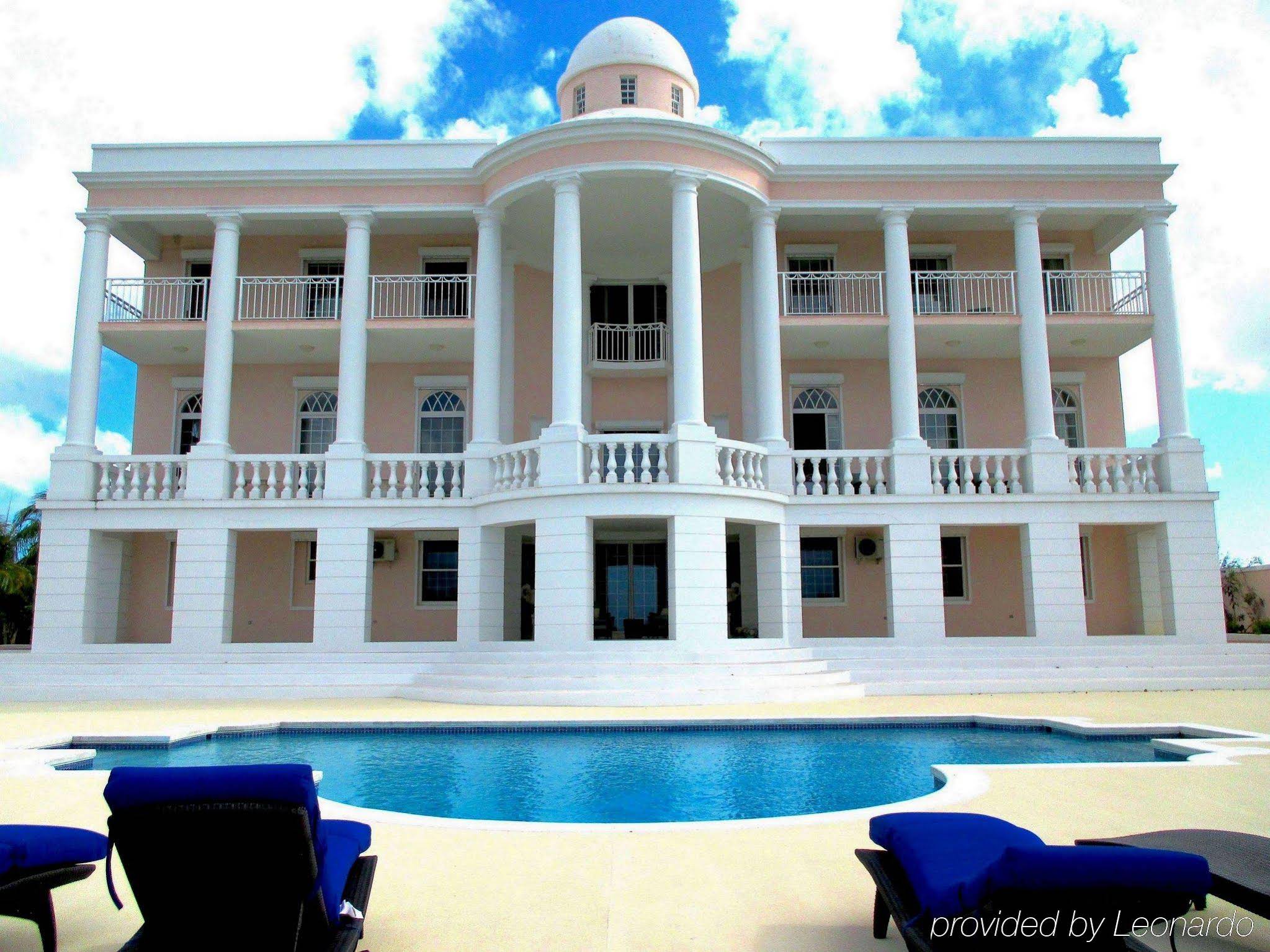 Ocean West Boutique Hotel
