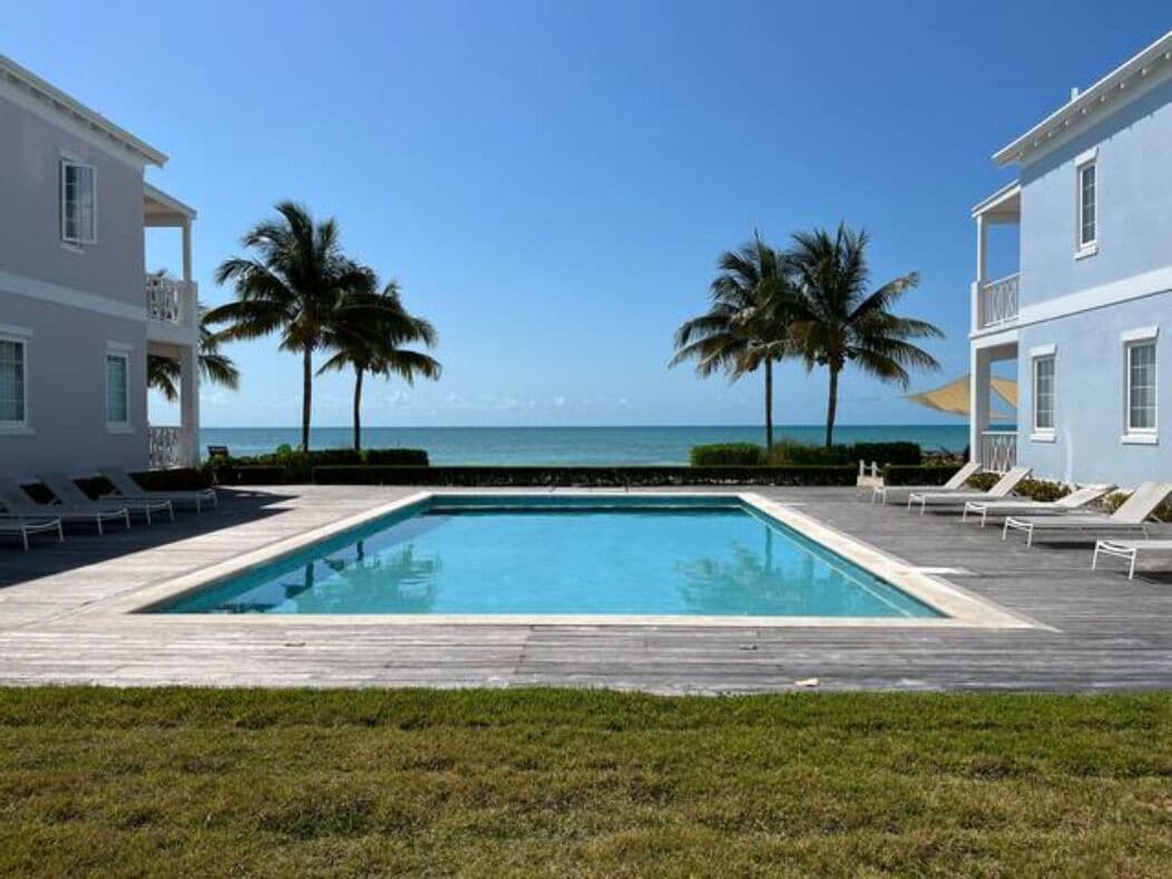 Palm Cay Marina & Beach Club