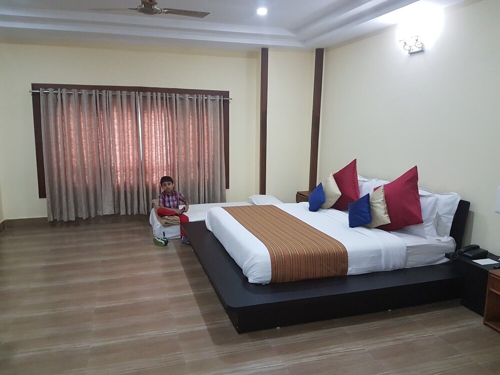 Tashi Namgay Grand