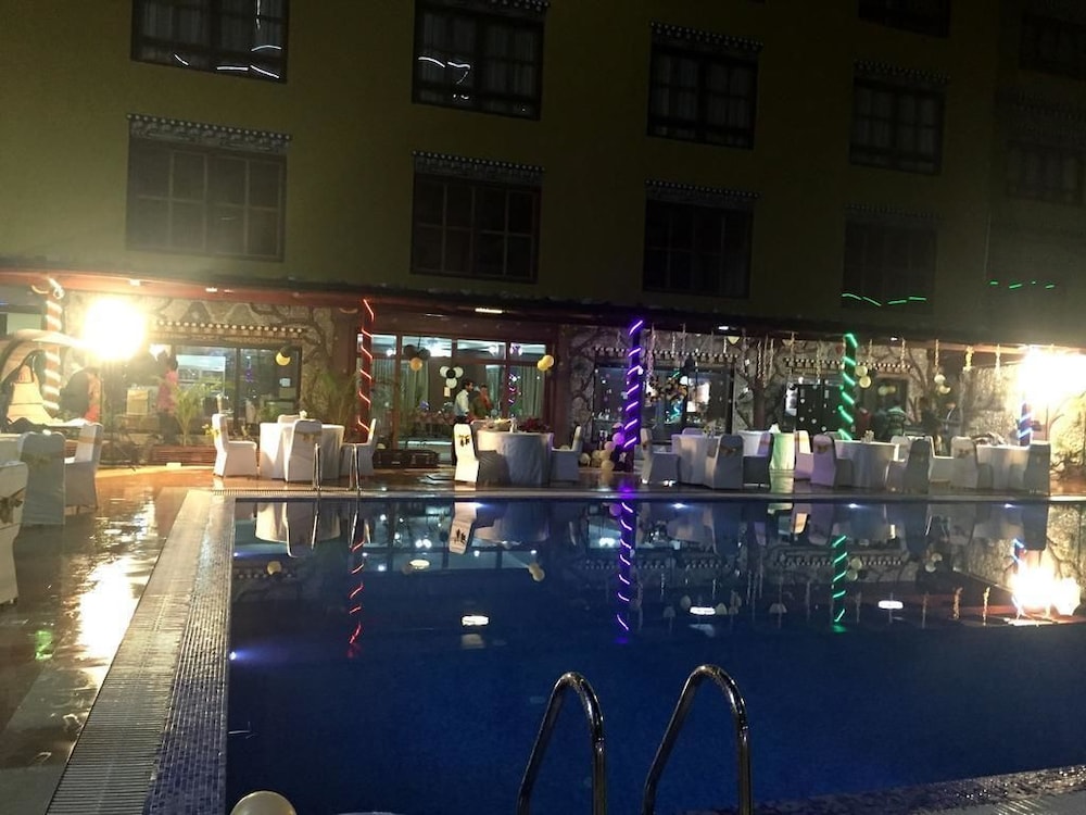 Tashi Namgay Grand