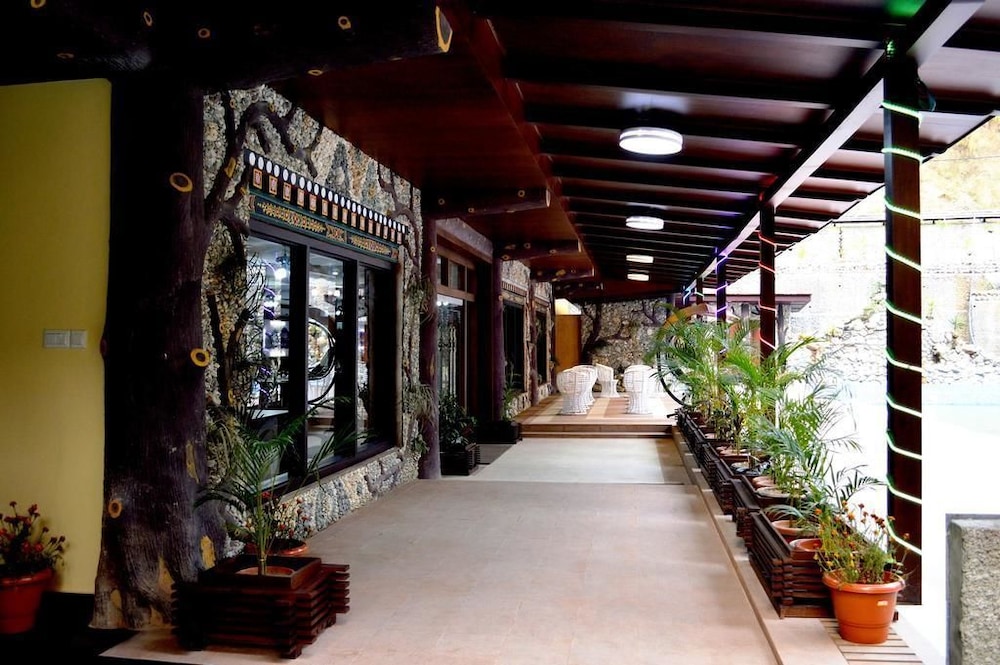 Tashi Namgay Grand