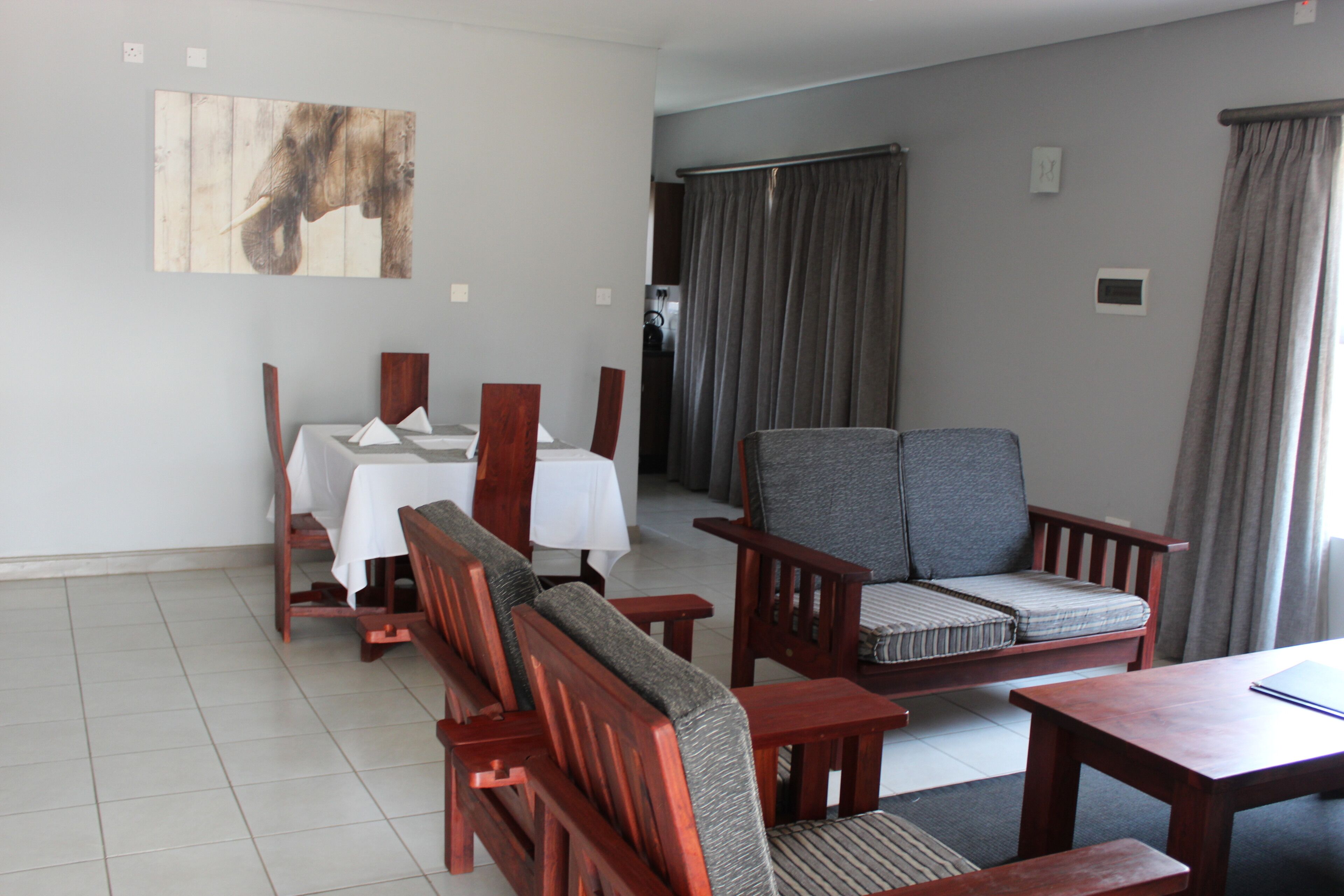 Tlou Safari Lodge