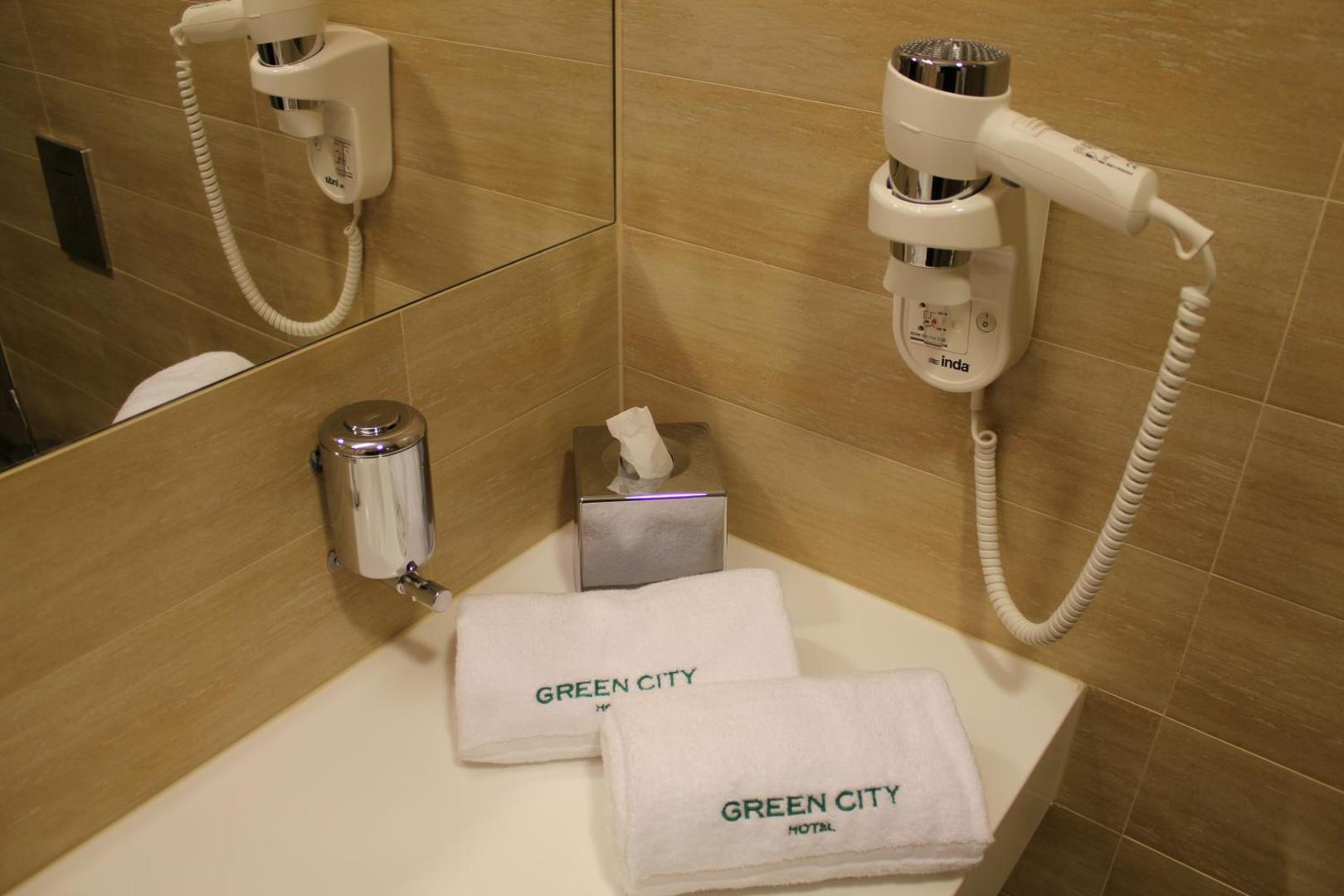 Green City Hotel