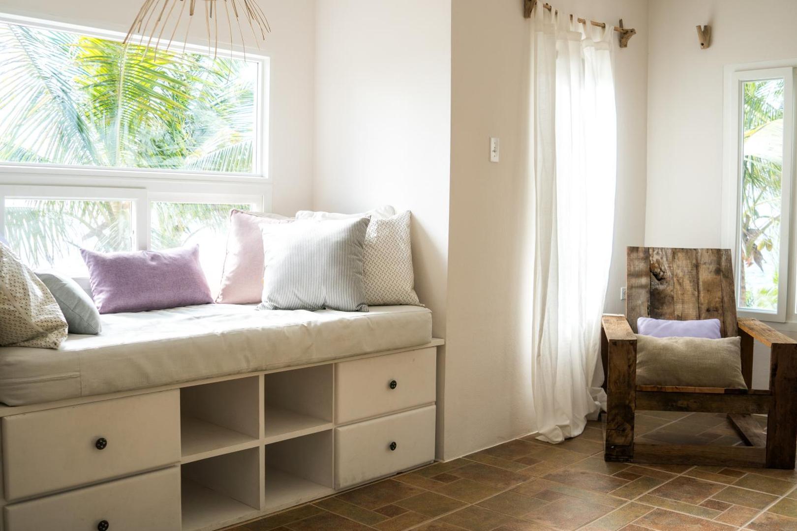 Thatch Caye, a Muy'Ono Resort