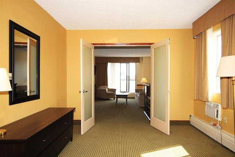 Days Inn by Wyndham Airdrie