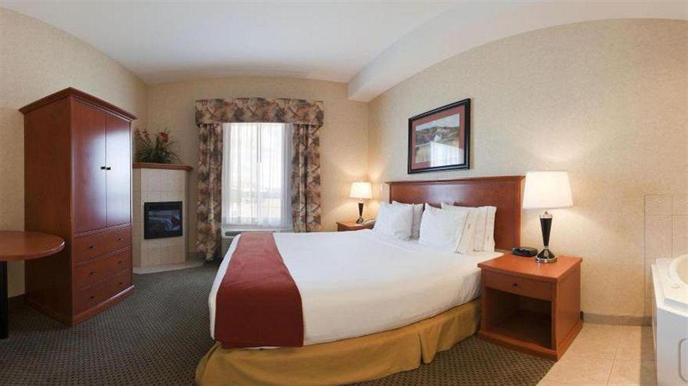 Holiday Inn Express & Suites Airdrie - Calgary North