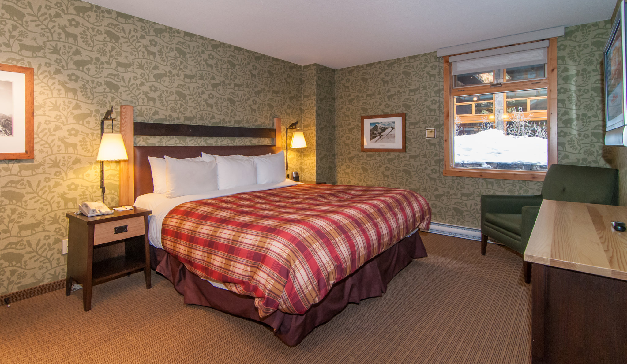 Fox Hotel & Suites