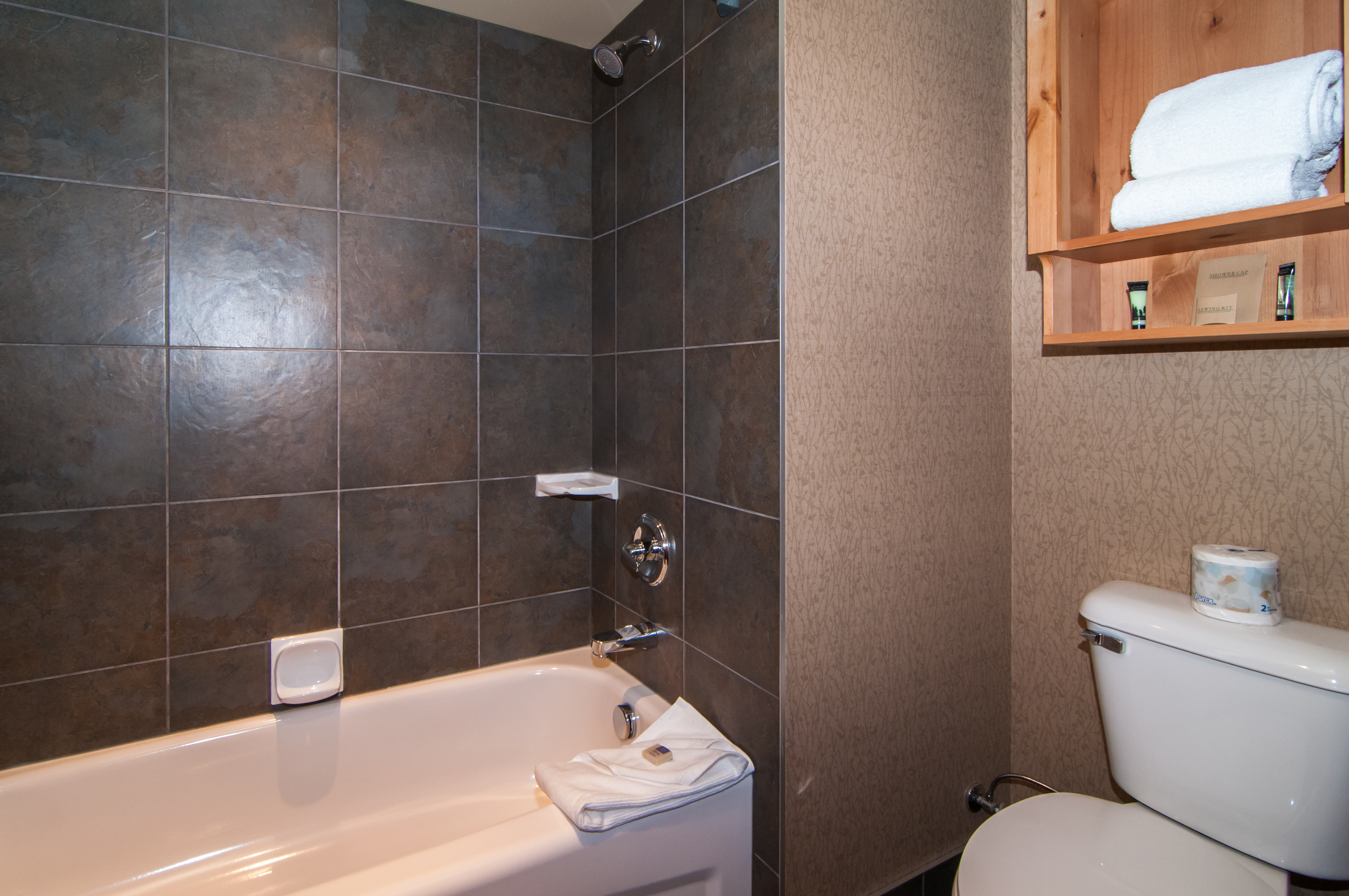 Fox Hotel & Suites