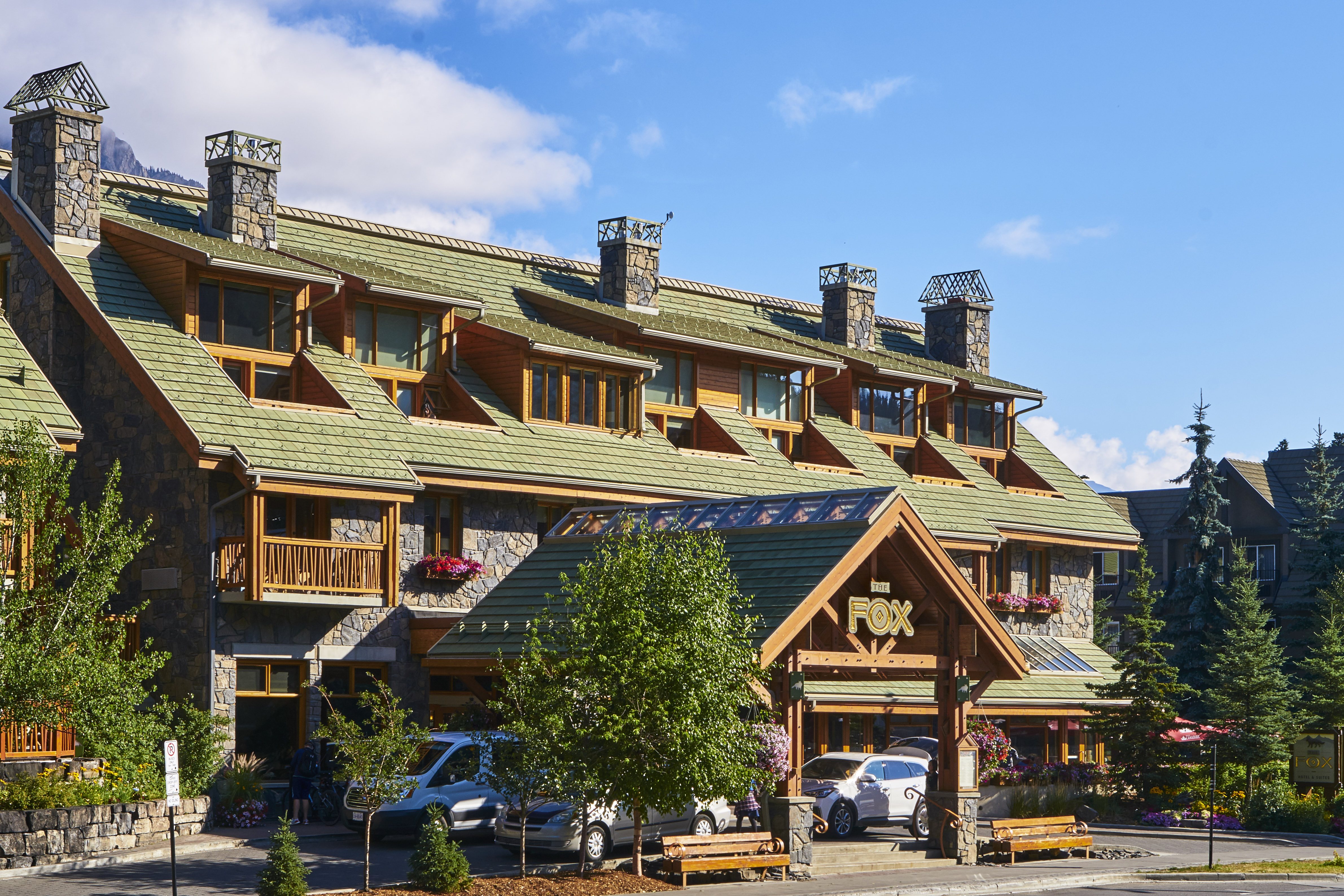 Fox Hotel & Suites