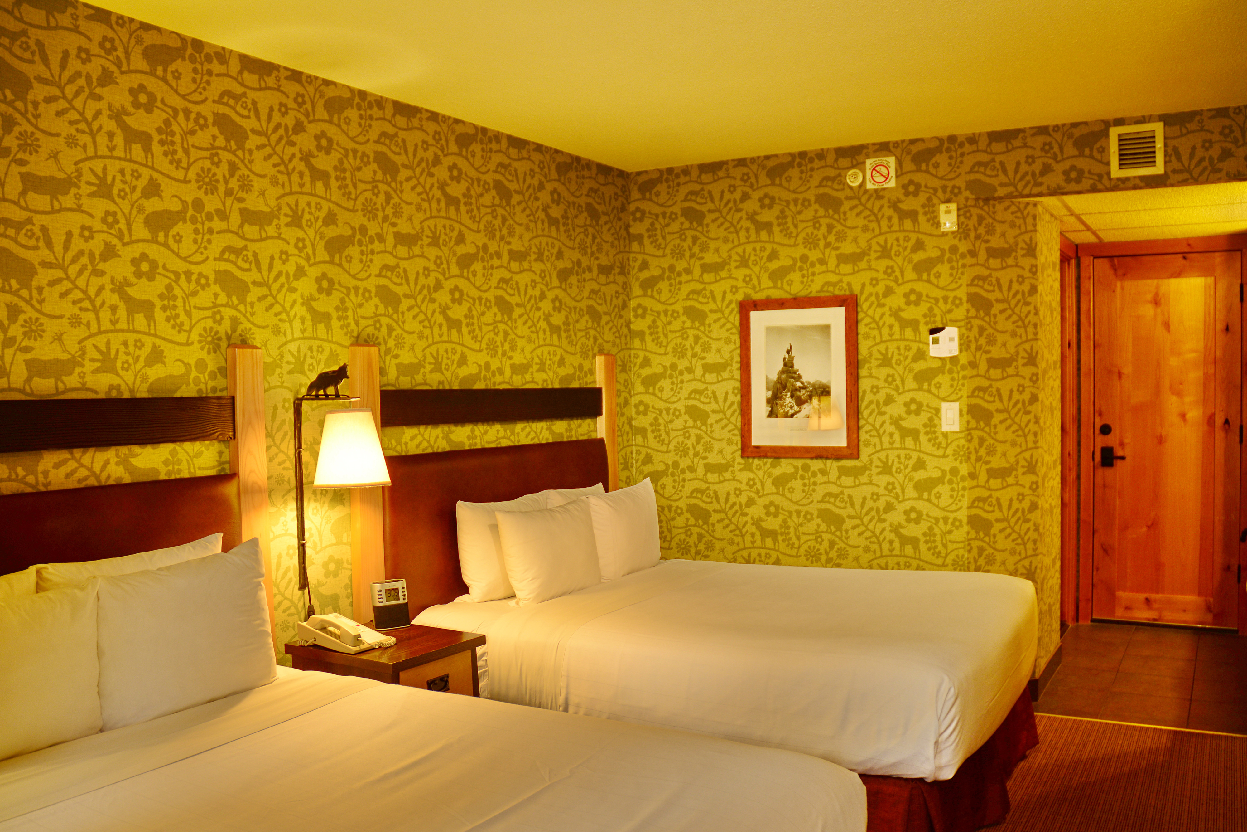 Fox Hotel & Suites