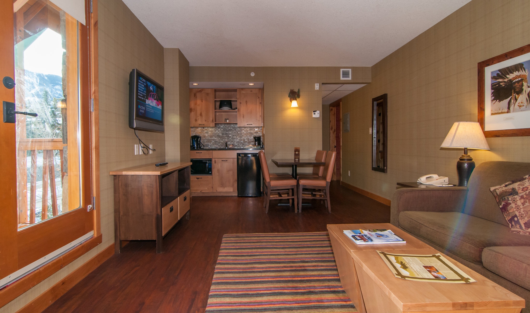 Fox Hotel & Suites