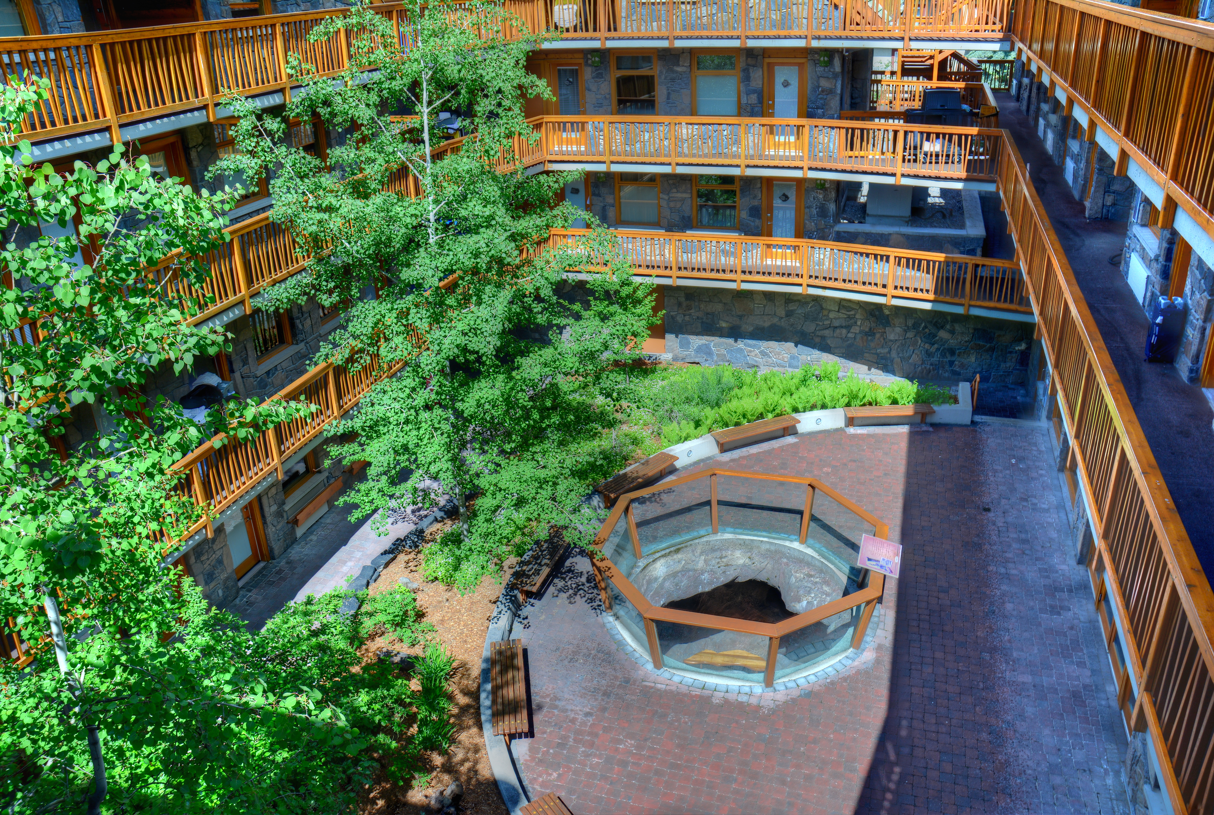 Fox Hotel & Suites
