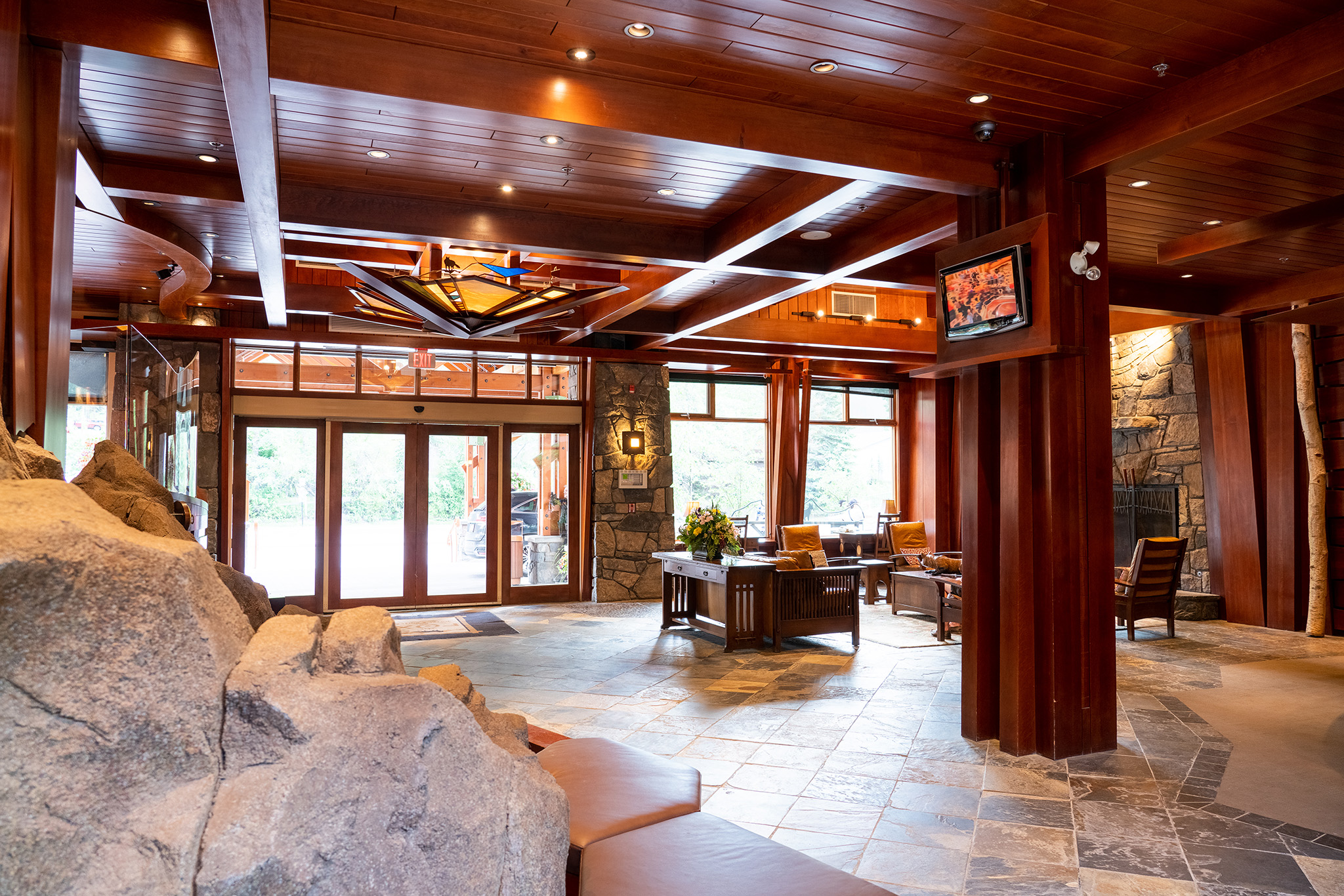 Fox Hotel & Suites